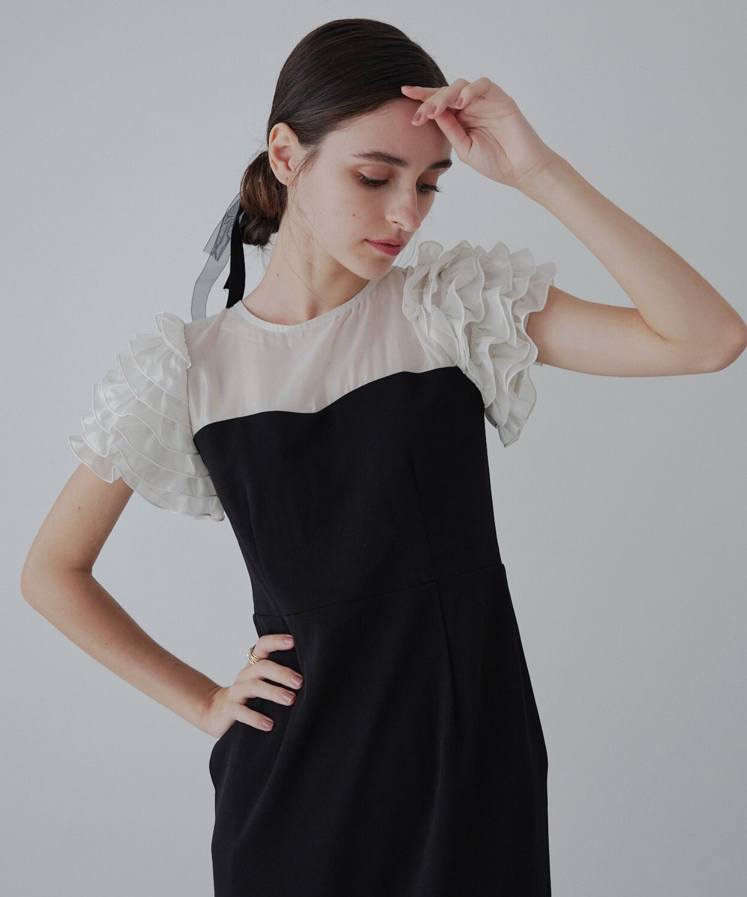 Docking shiffon ribbon dress