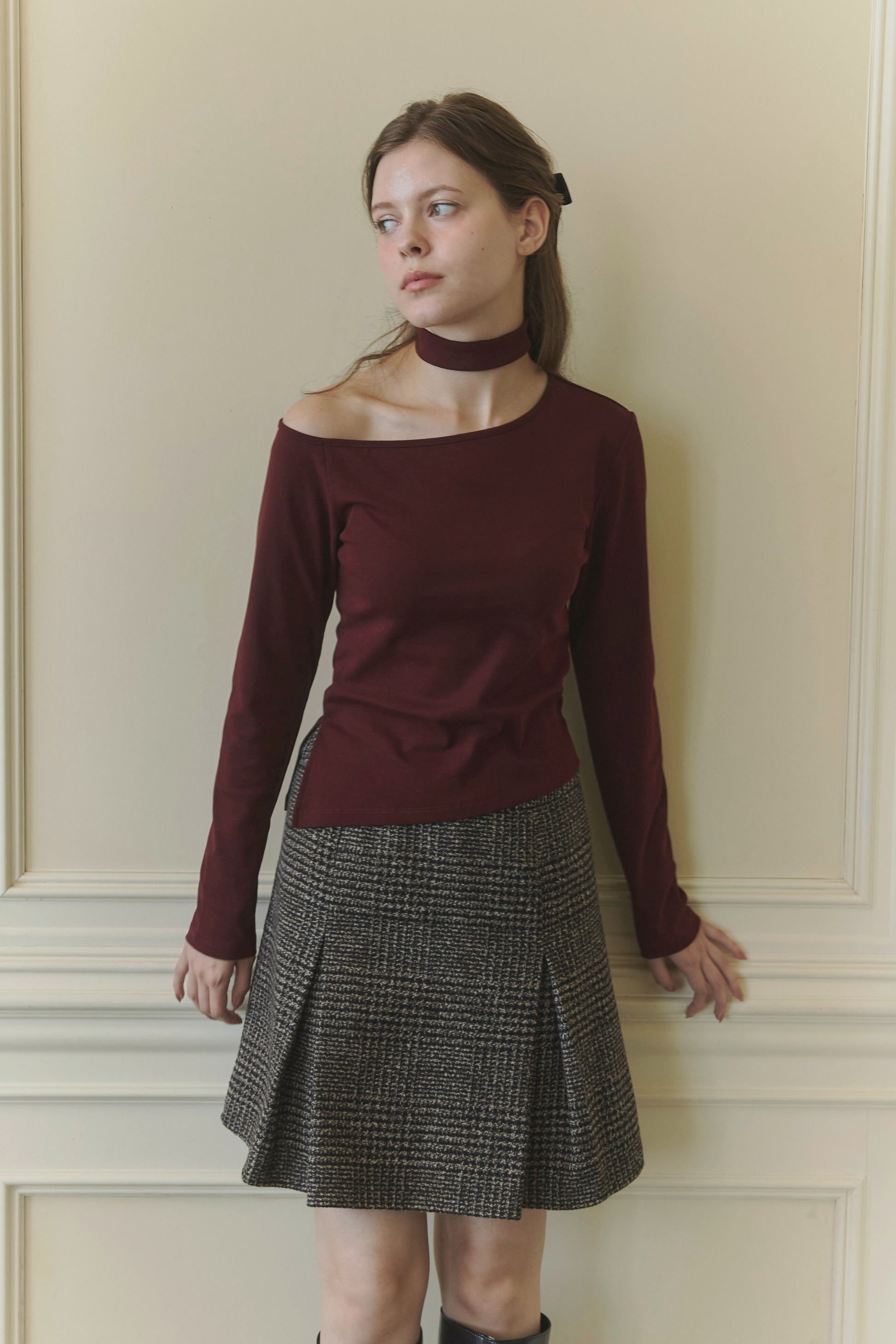 Asymmetry choker tops