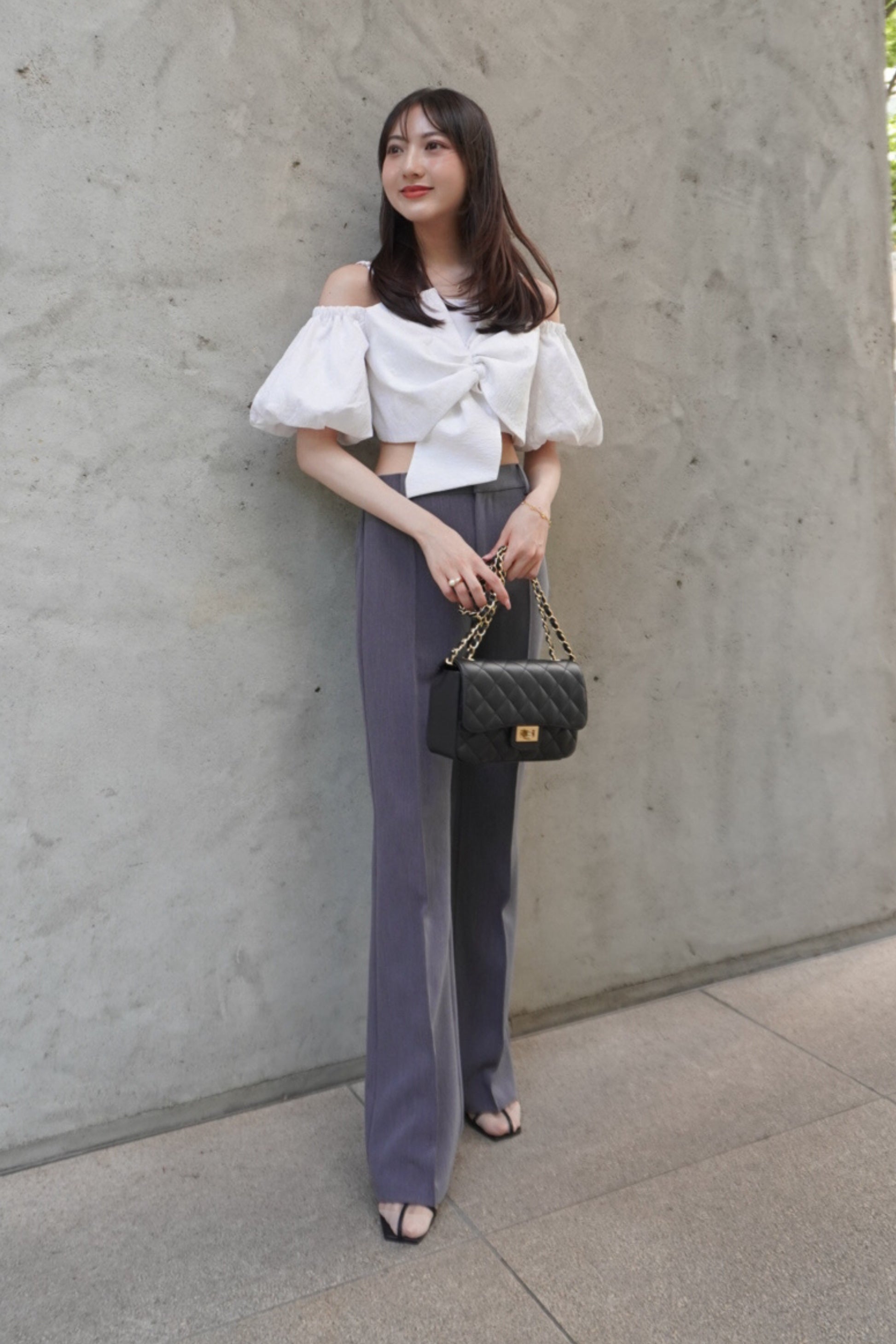 Pin tuck slim flare pants (gray)