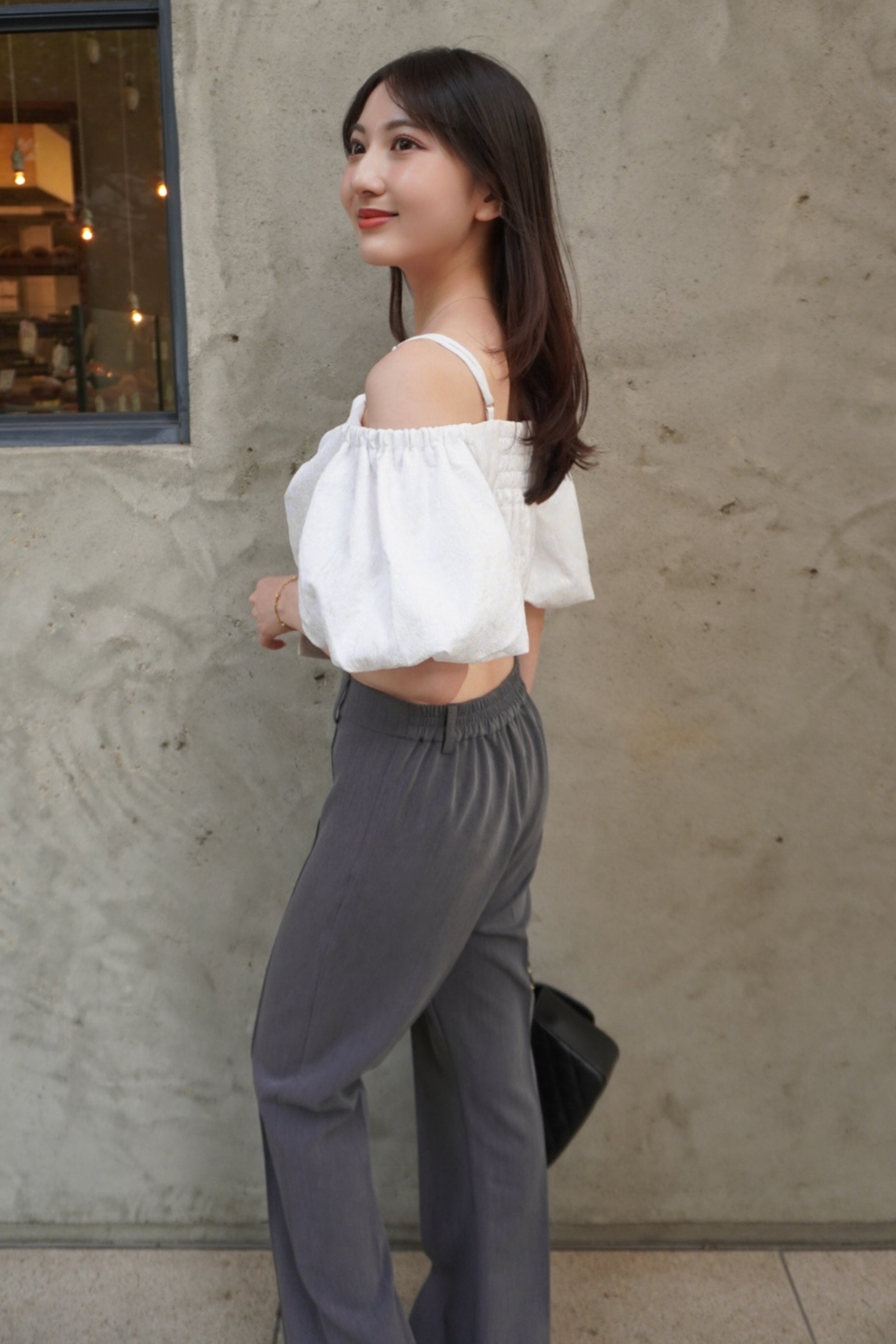 Pin tuck slim flare pants (gray)