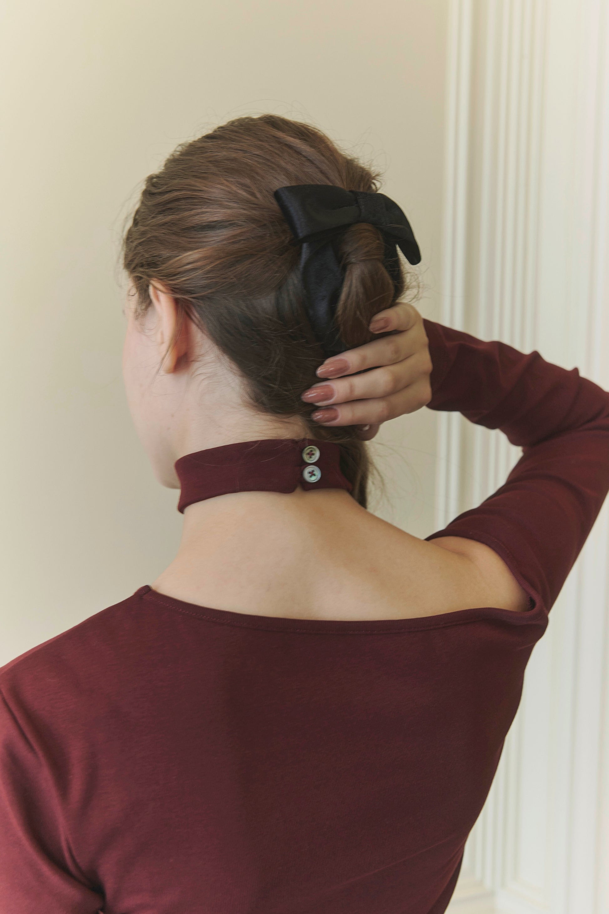 Asymmetry choker tops