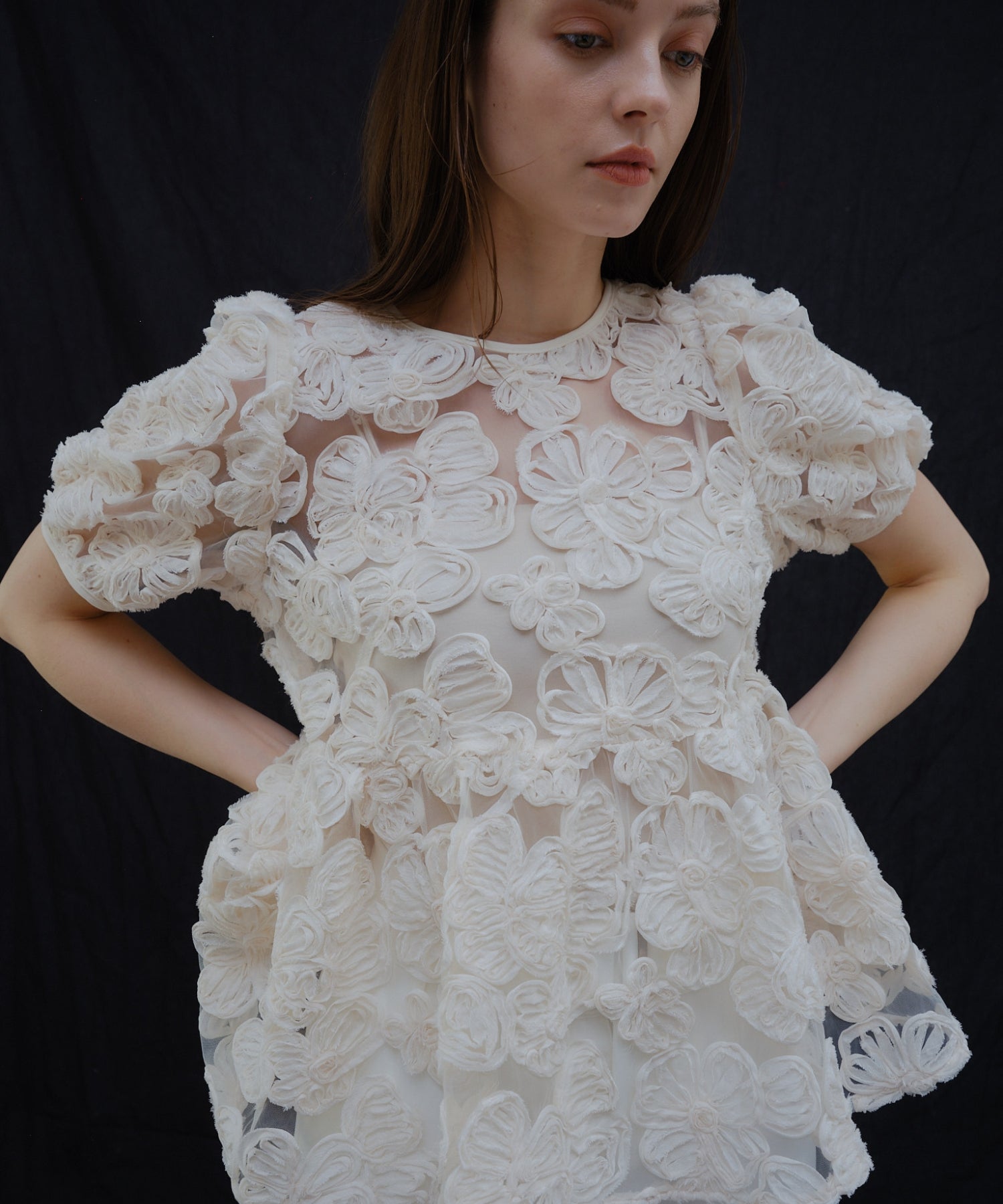 Flower embroidery blouse