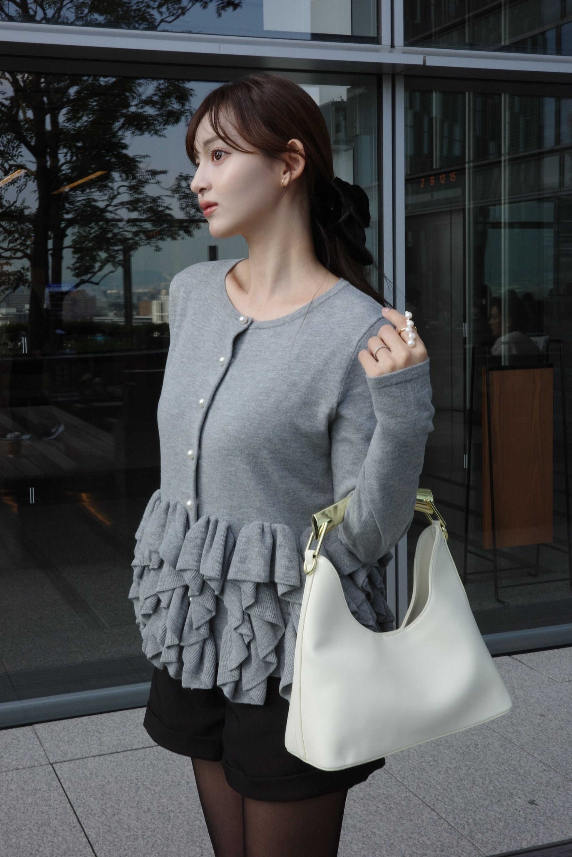 Frill hem knit cardigan