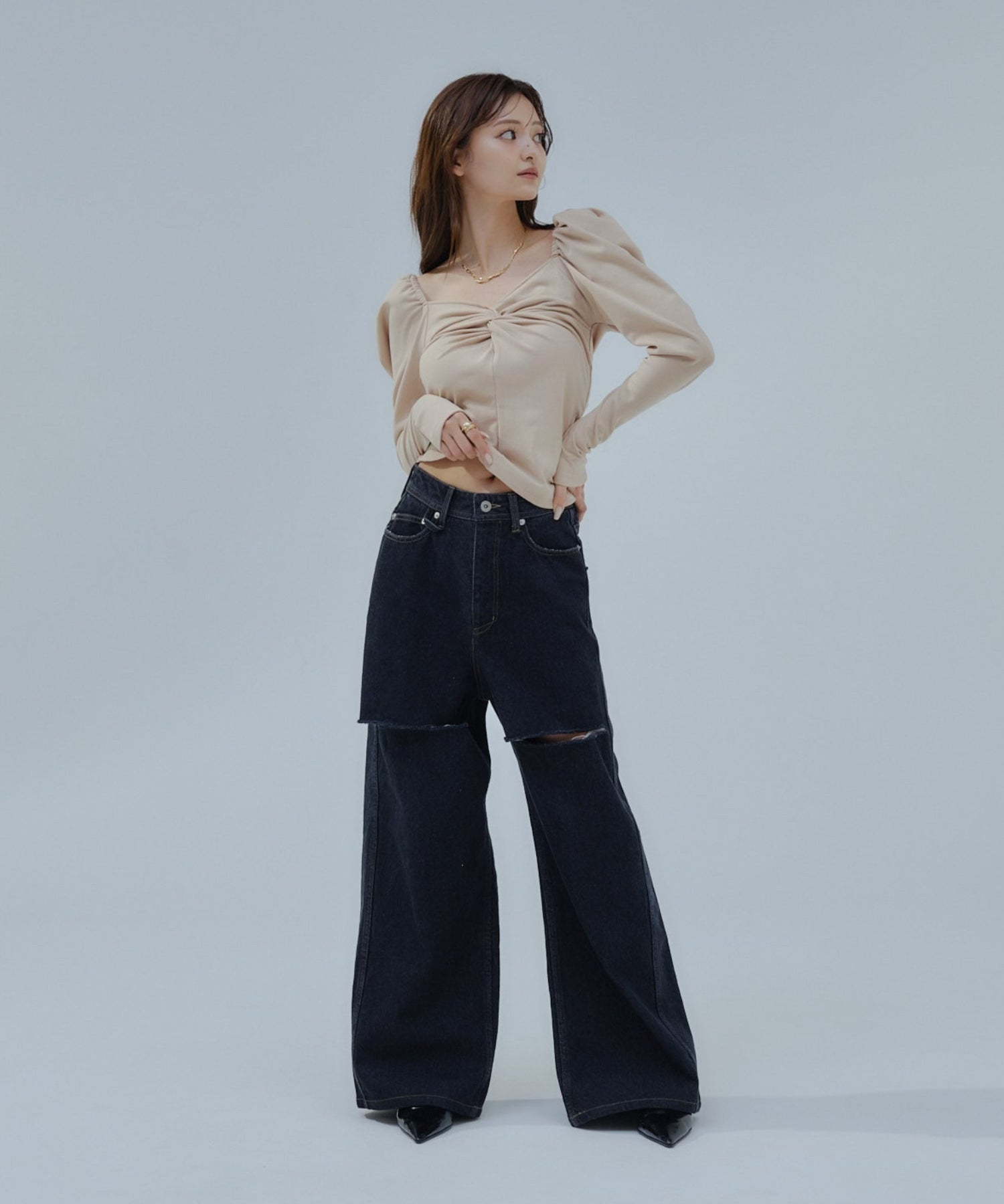 Cut out straight denim