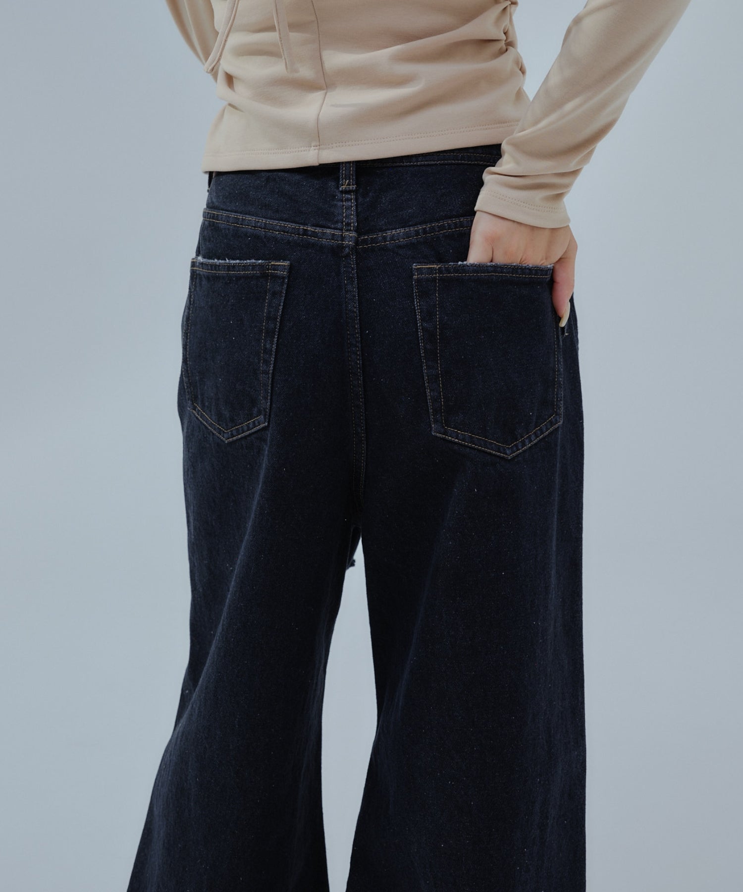 Cut out straight denim