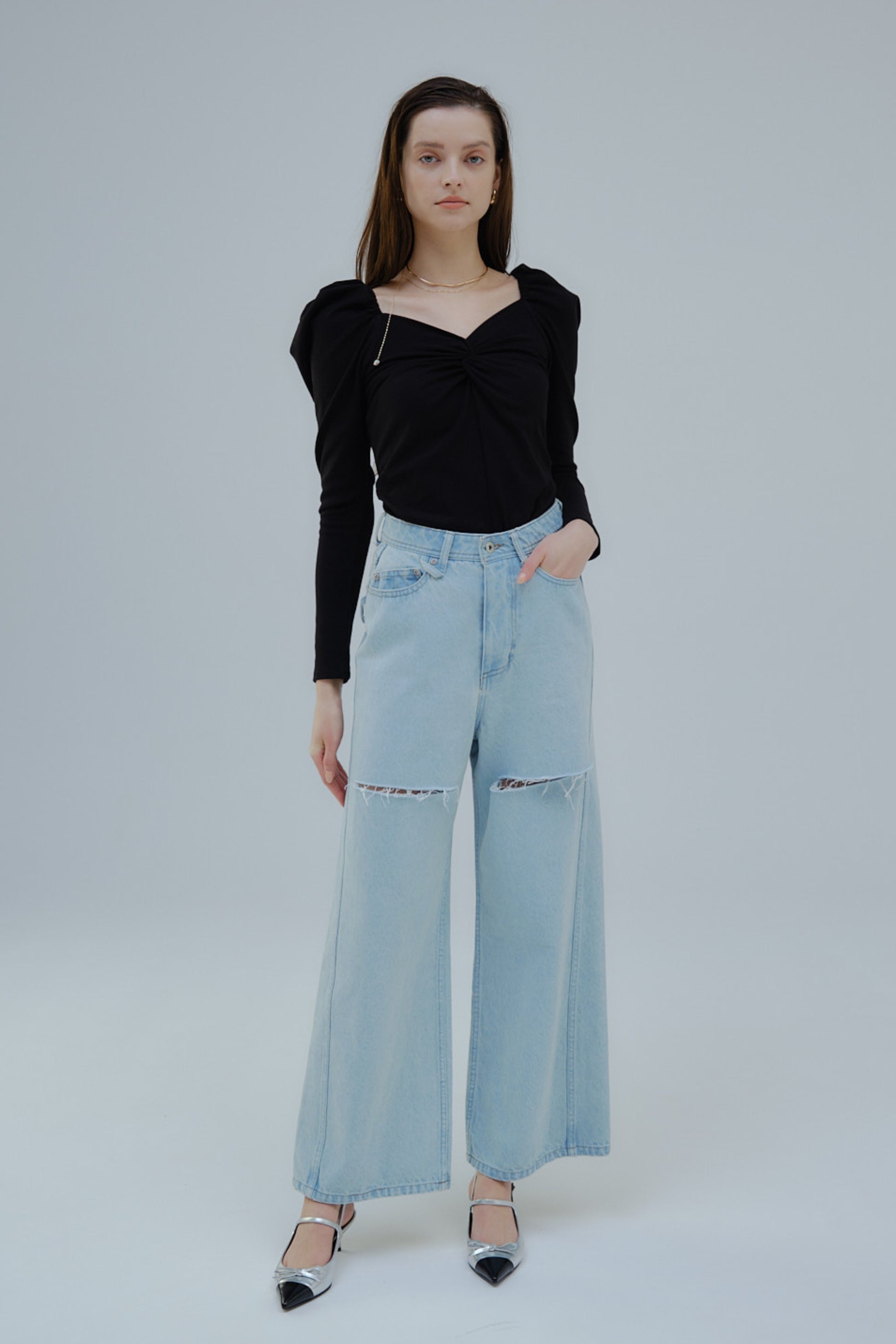 Cut out straight denim