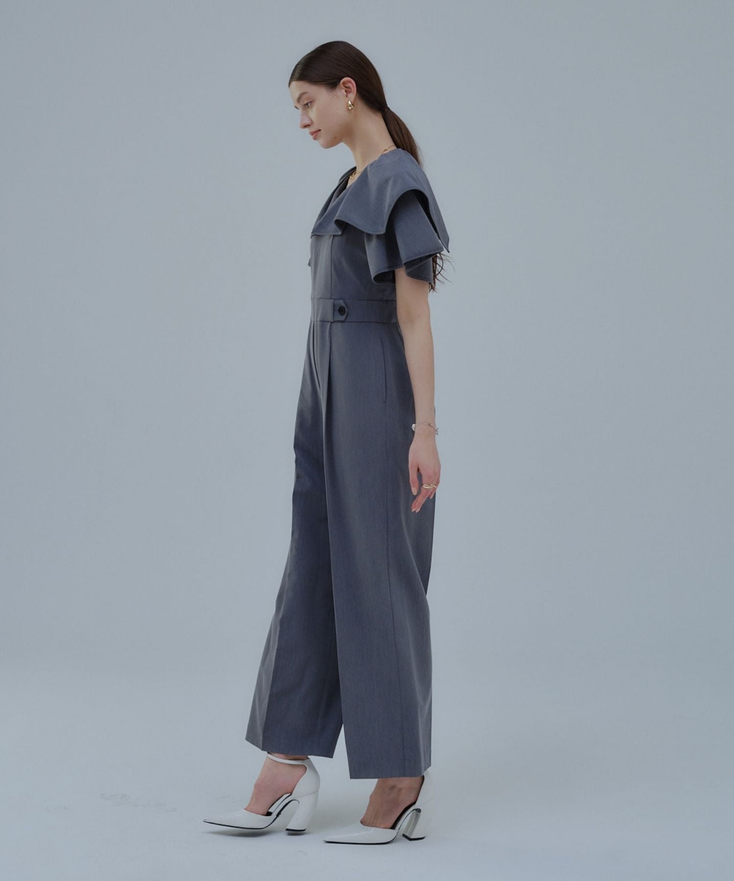 Frill collar all-in-one