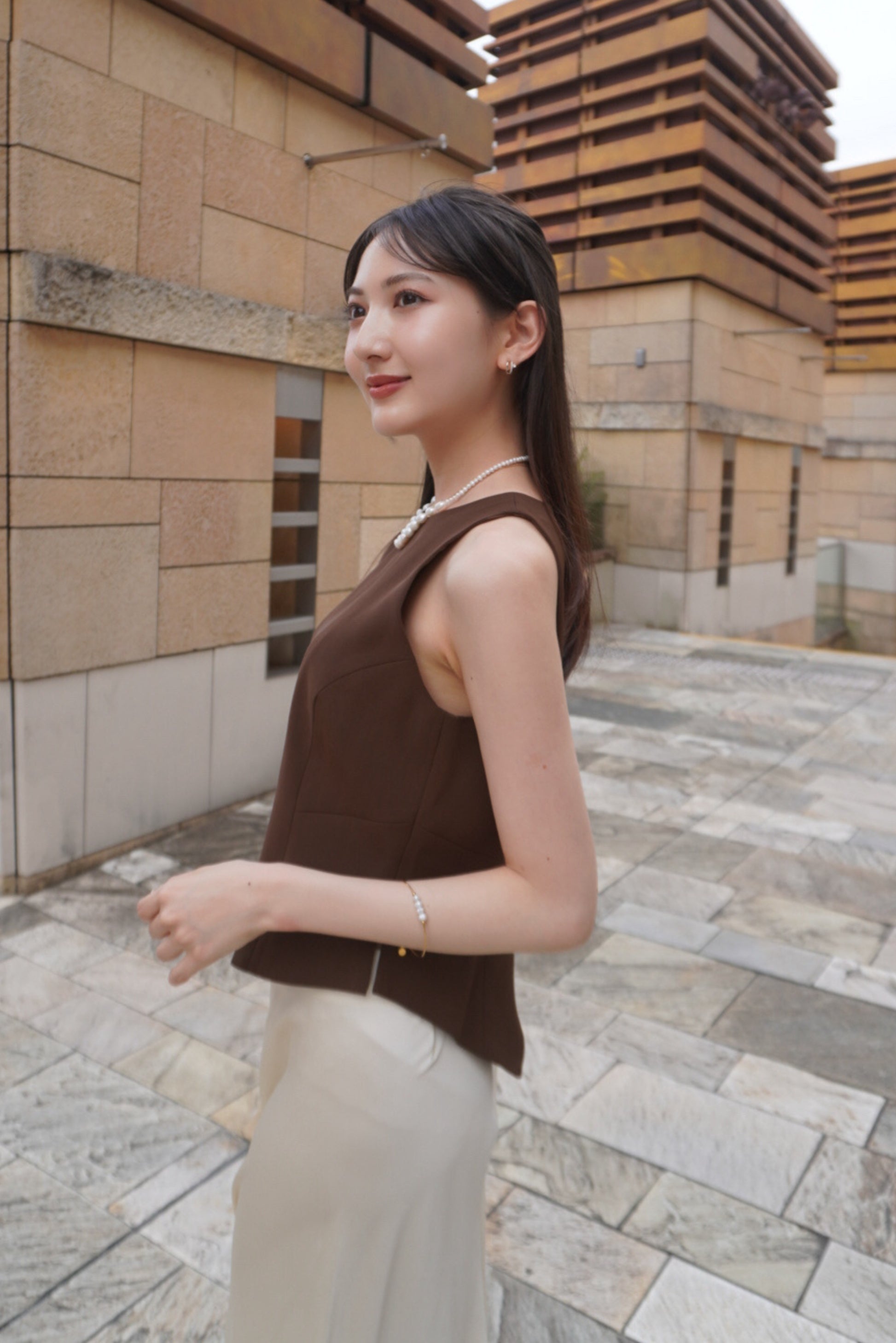 Shape tank