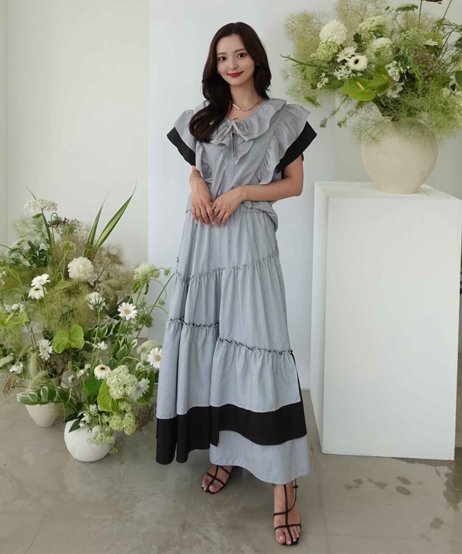 Stripe frill collar blouse