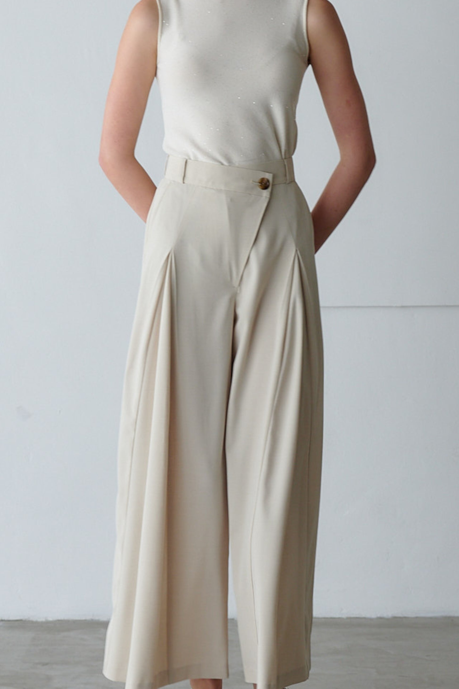 Cross tuck pants
