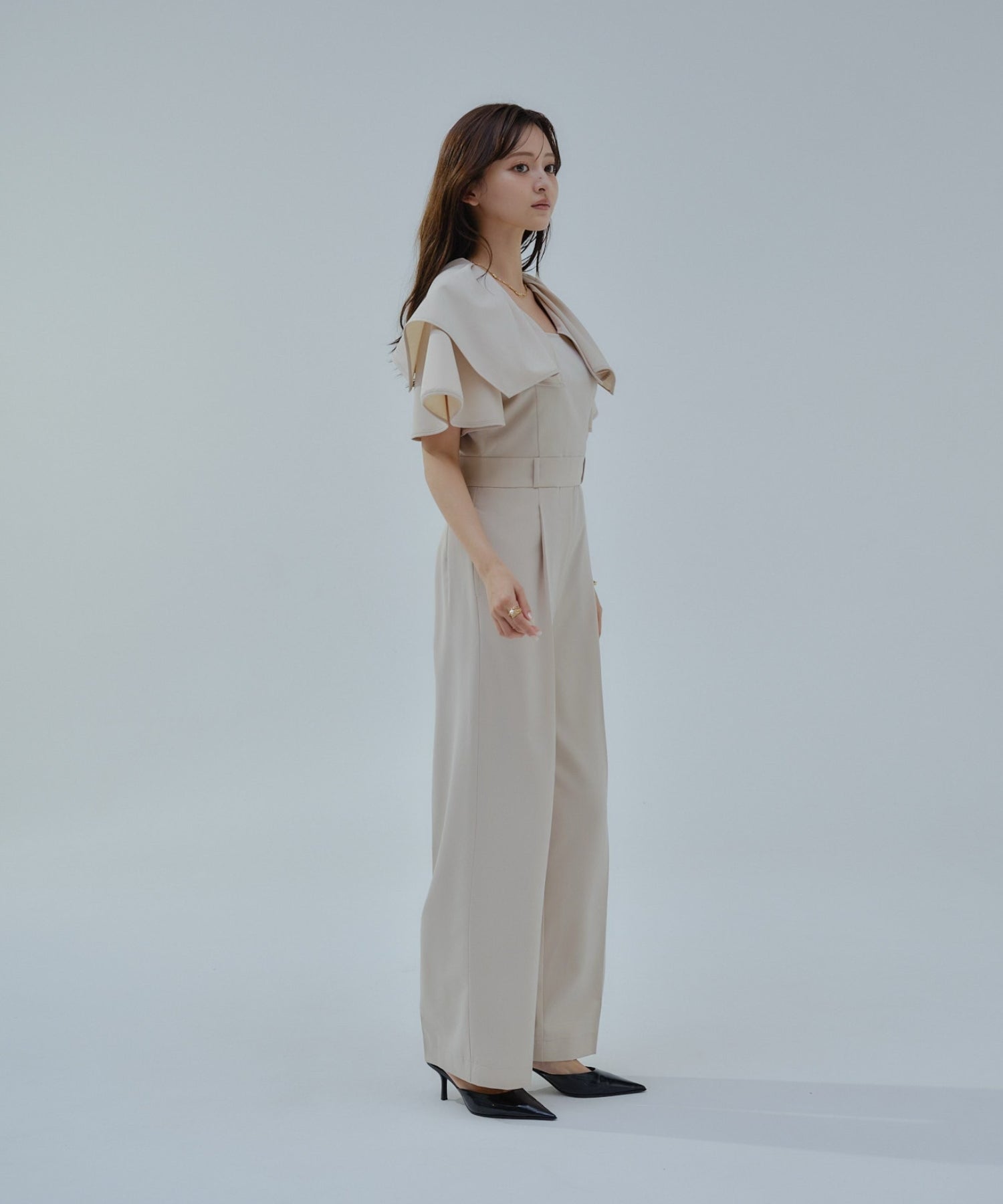 Frill collar all-in-one