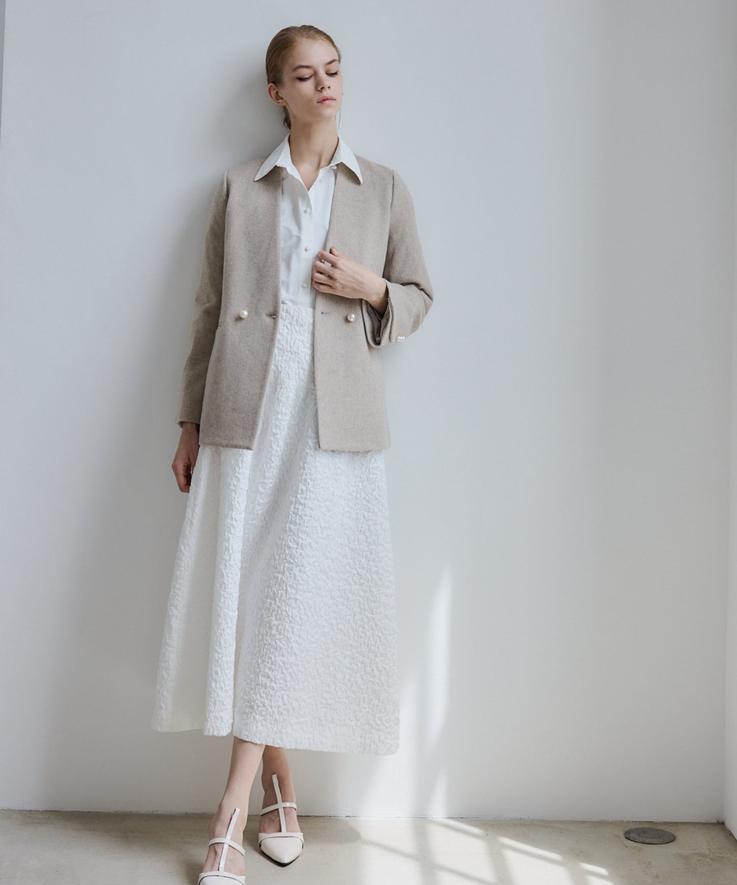 No collar pearl coat
