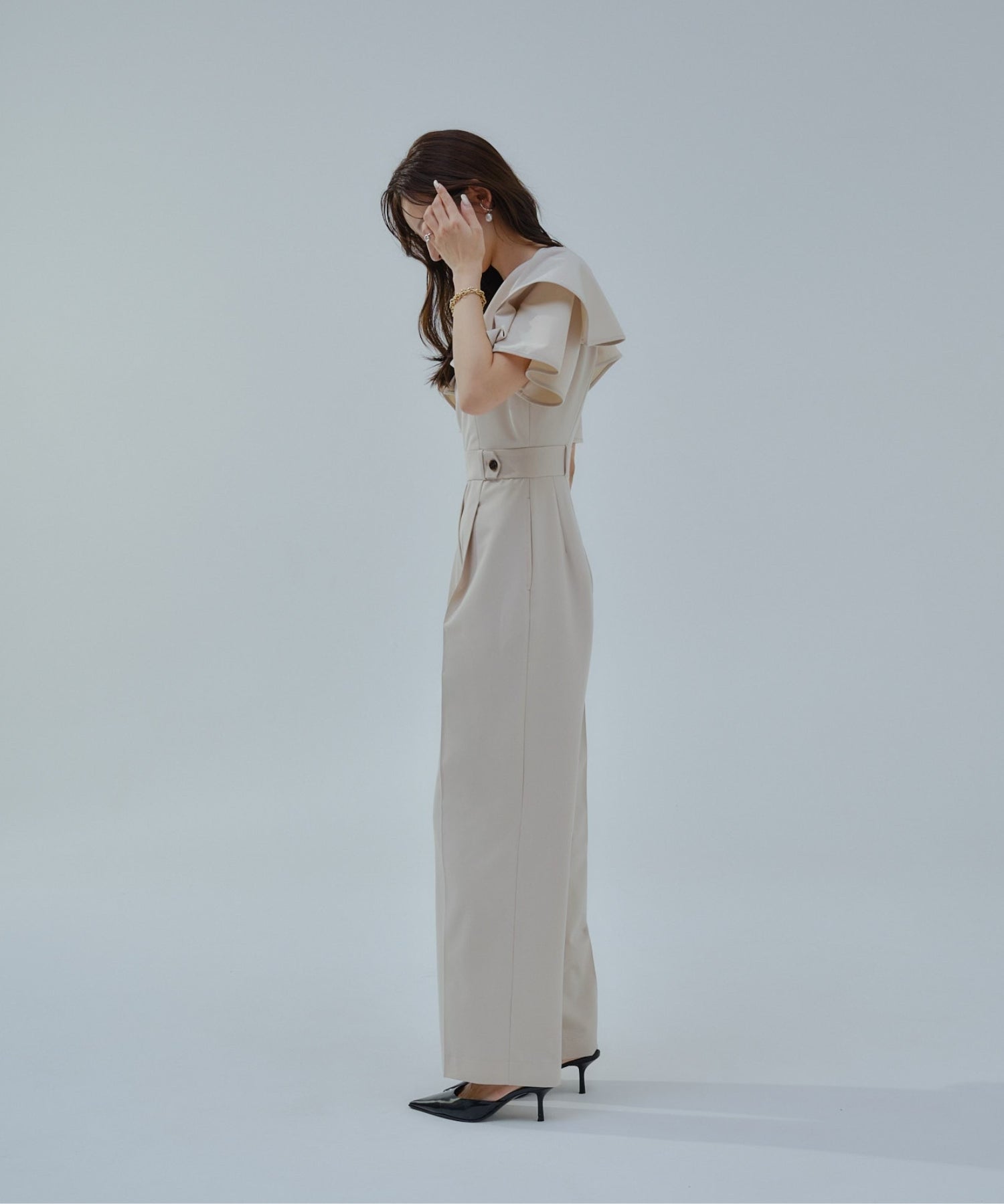 Frill collar all-in-one