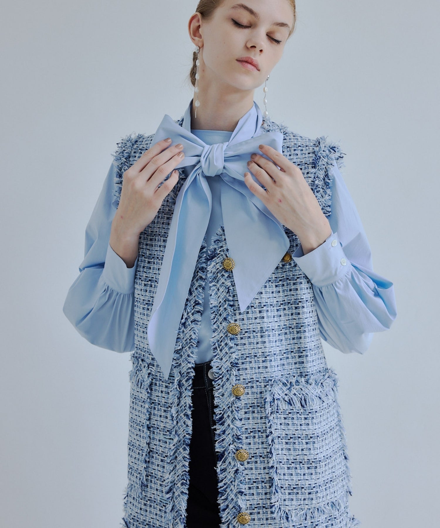 Big ribbon blouse【Sax】