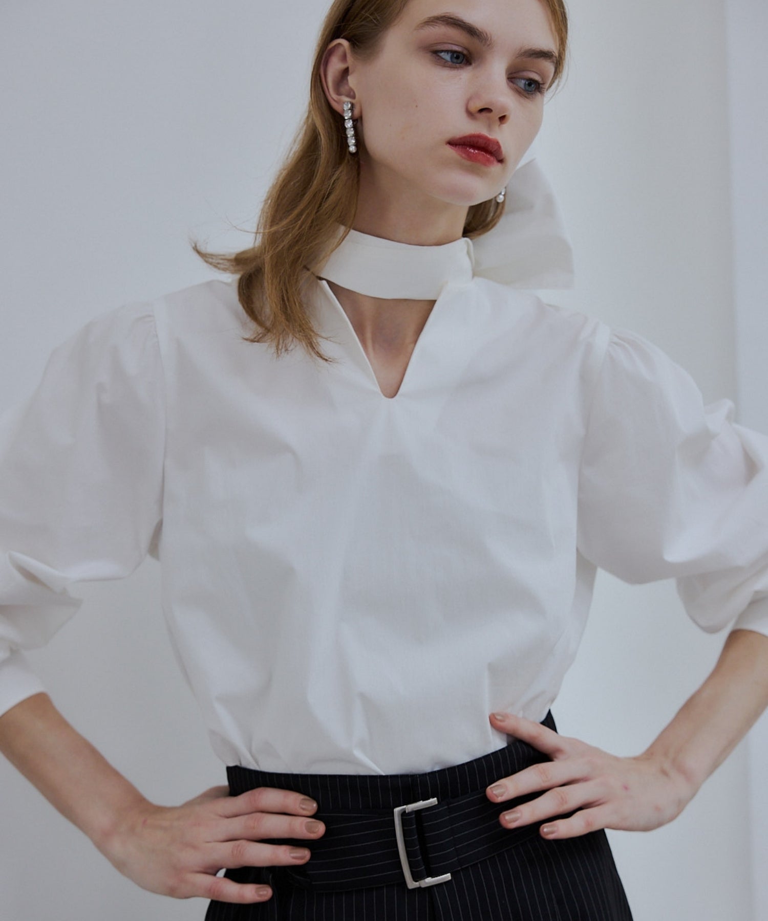 Big ribbon blouse【White】