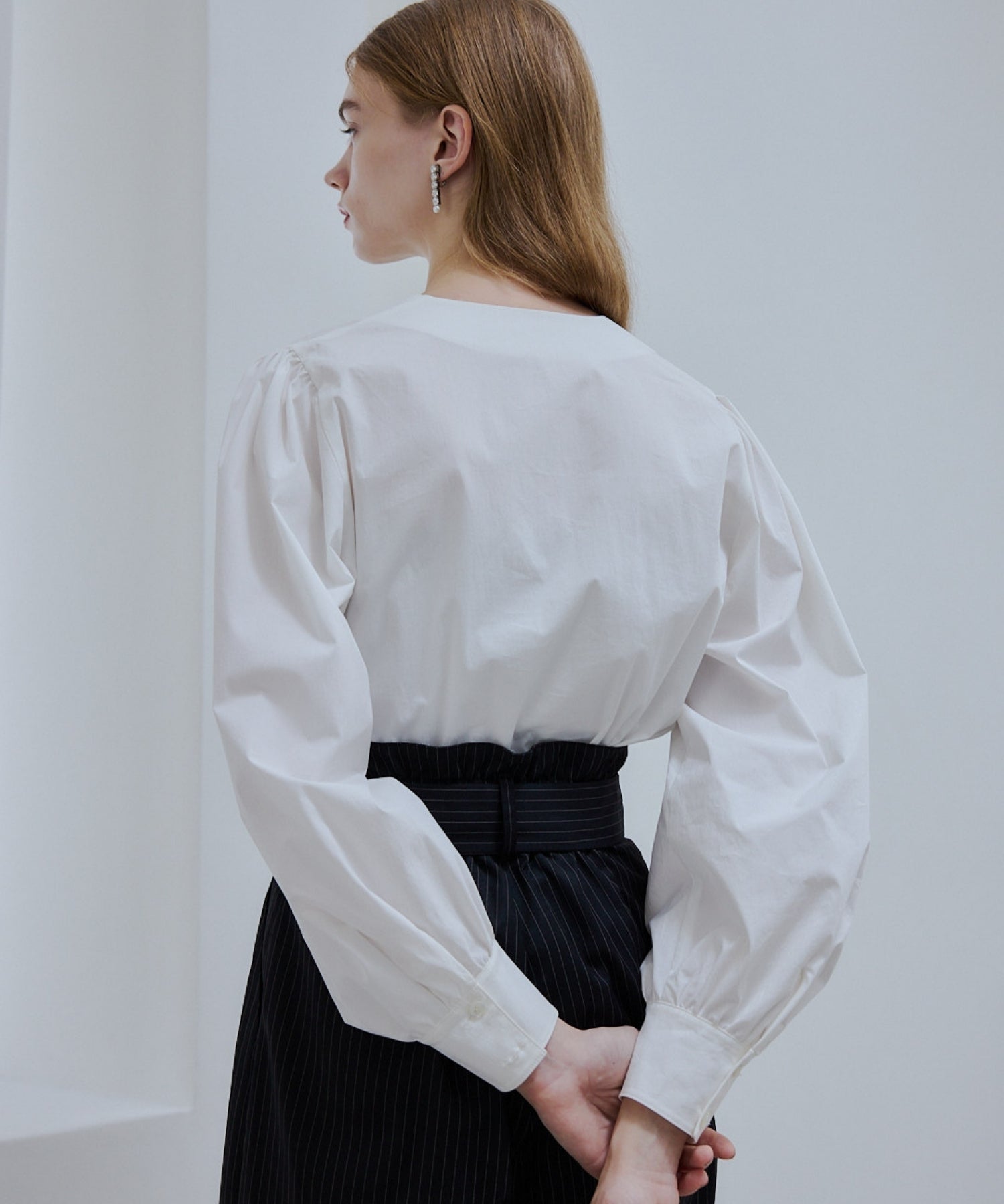 Big ribbon blouse【White】