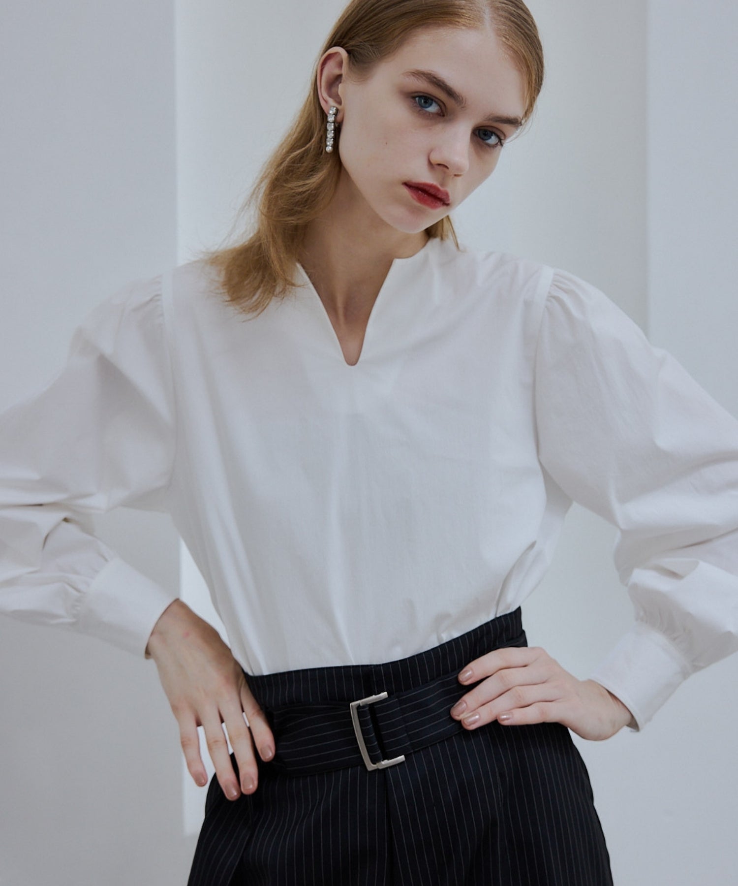 Big ribbon blouse【White】