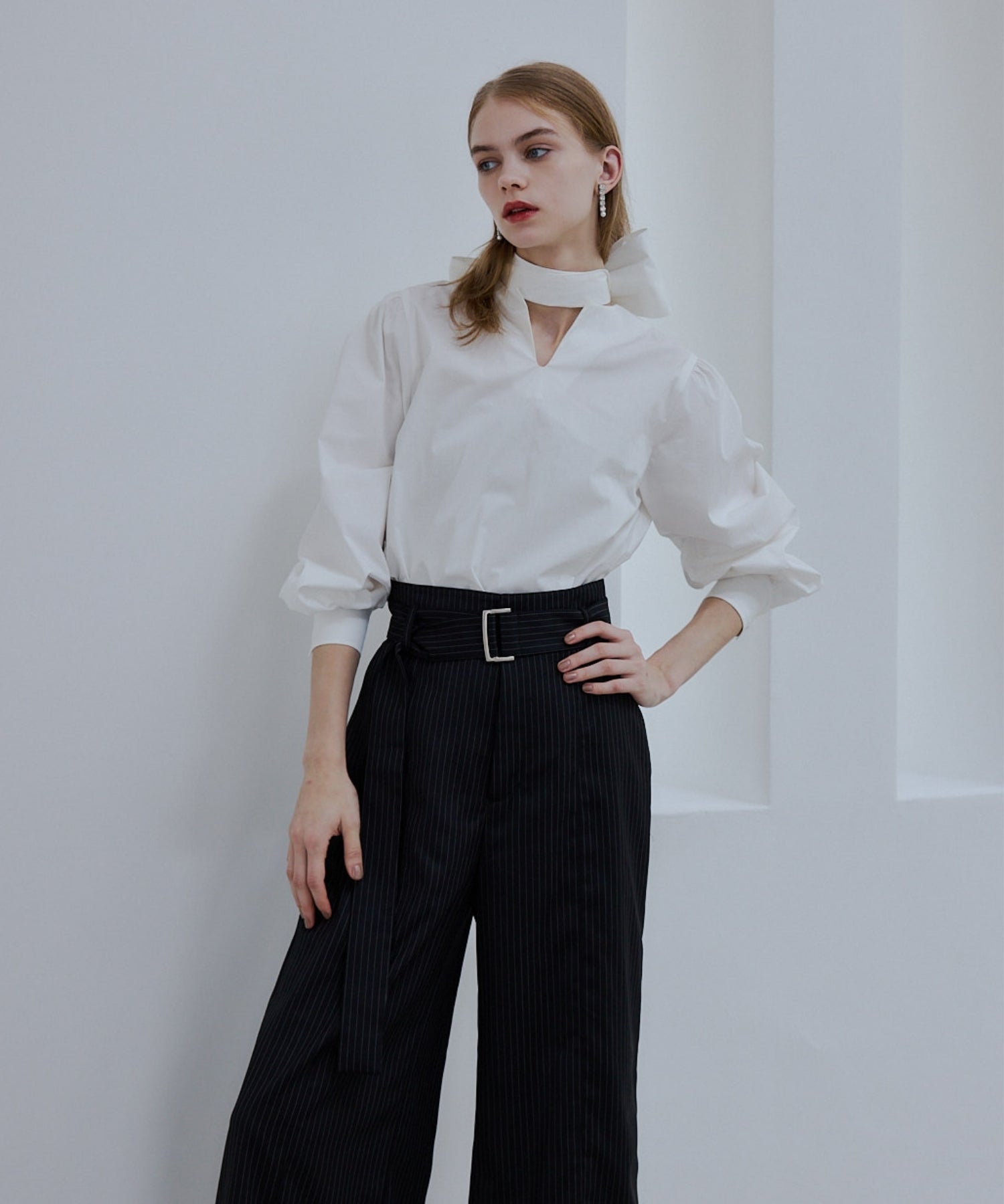 Big ribbon blouse【White】