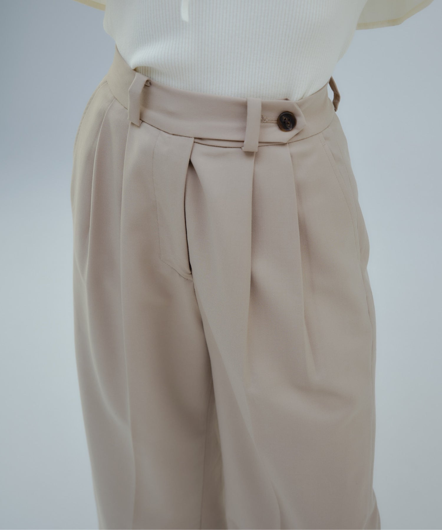Tuck wide pants【Beige】