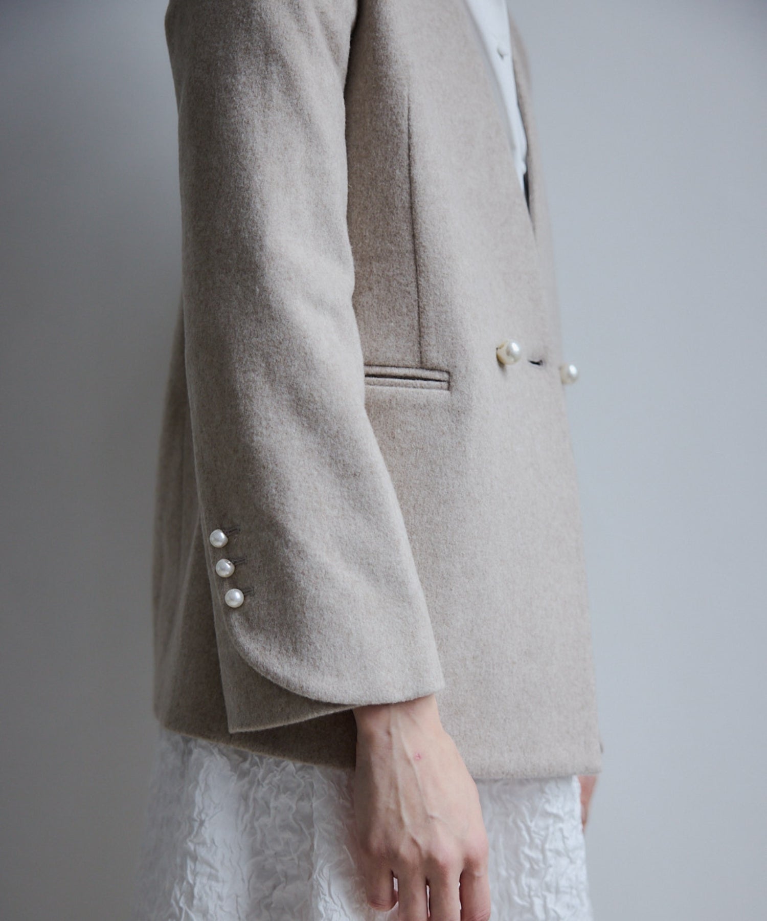 No collar pearl coat