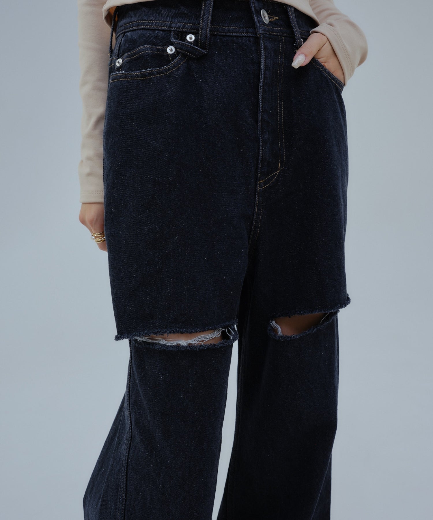 Cut out straight denim