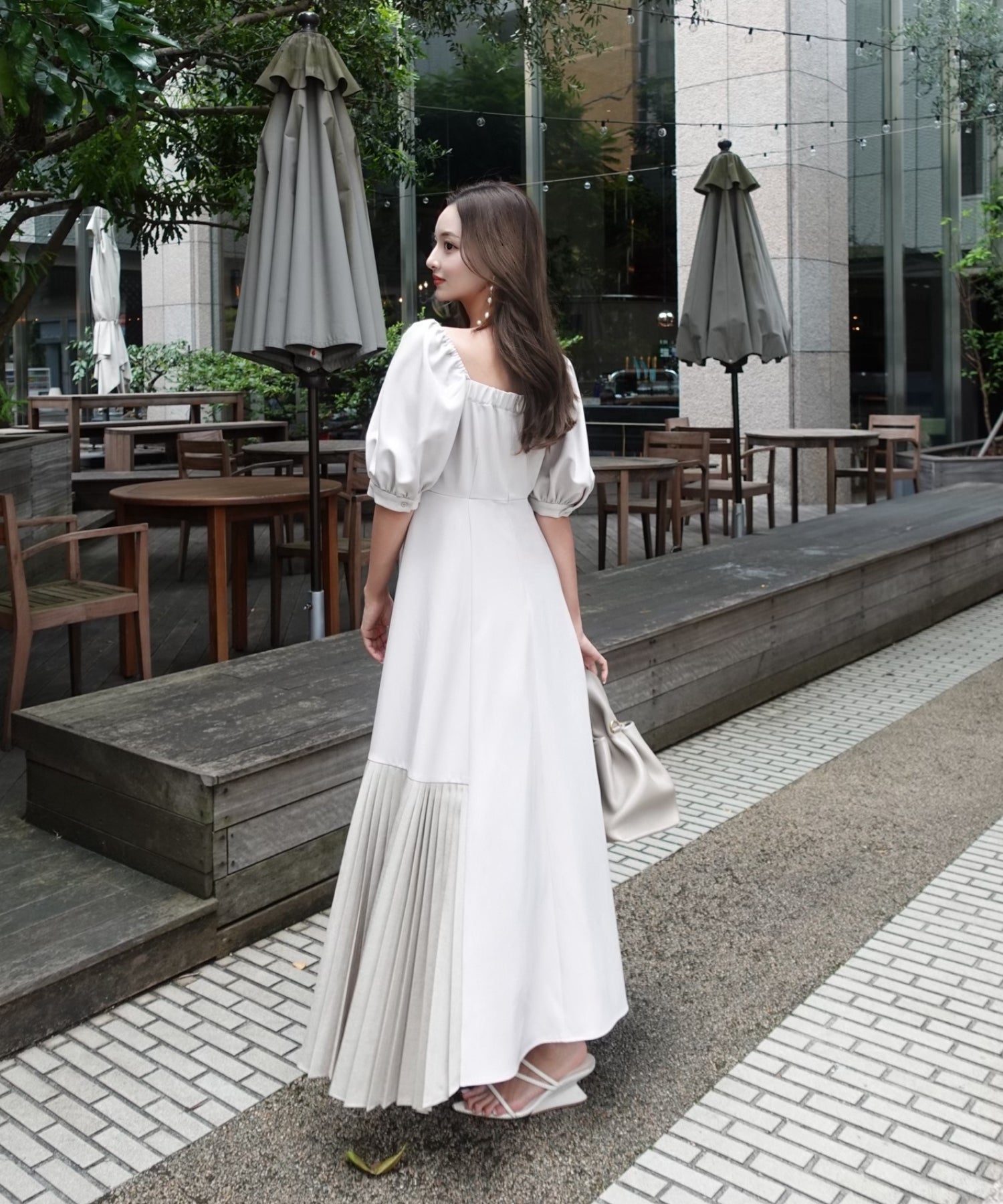 Pleats docking dress【Light beige】