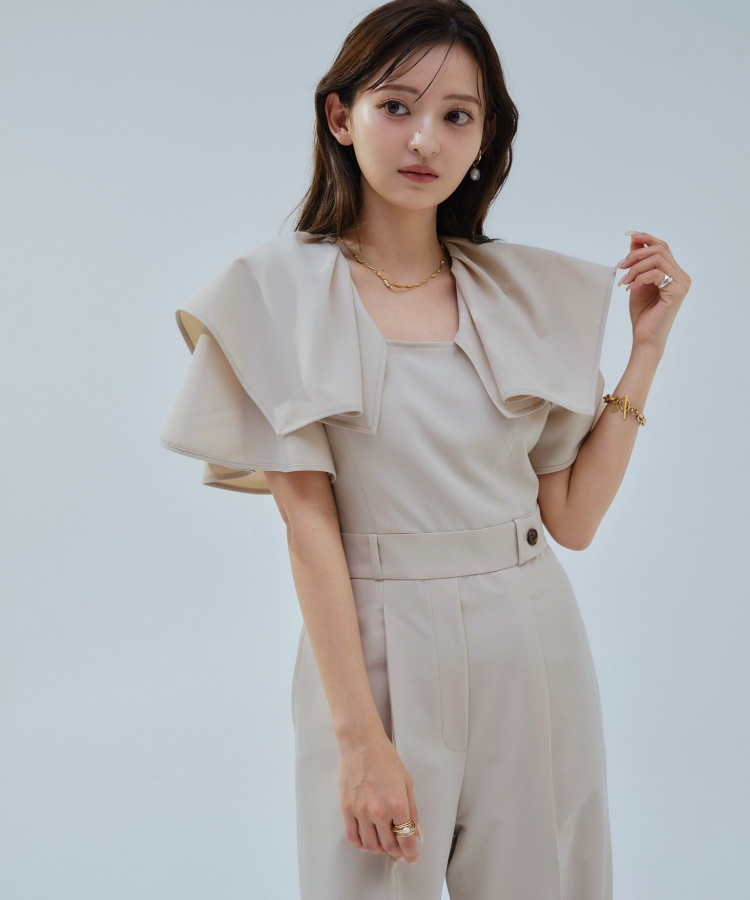 Frill collar all-in-one