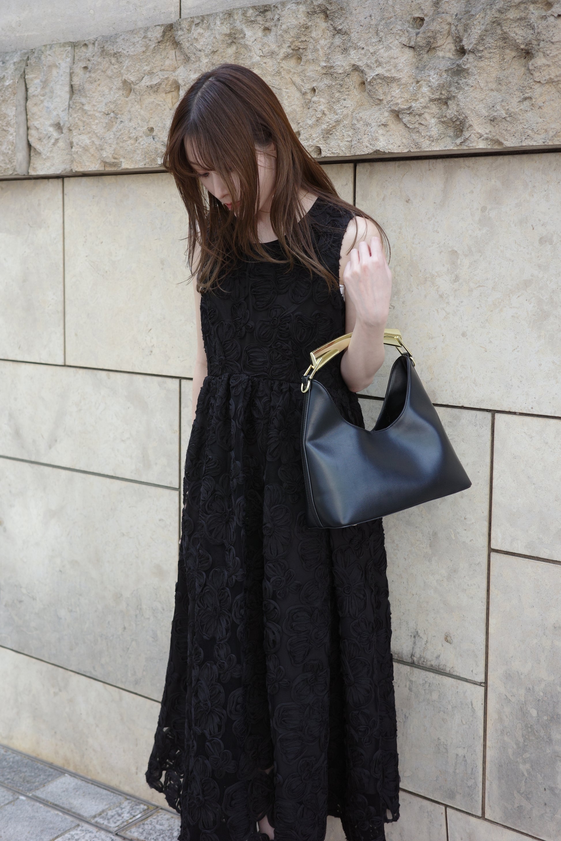 フラワーエンブロイダリーワンピース