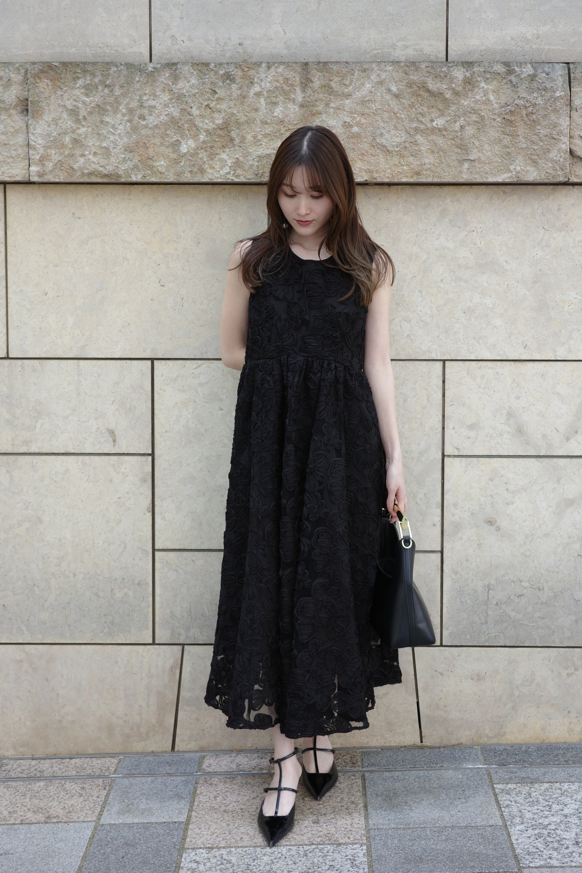 フラワーエンブロイダリーワンピース