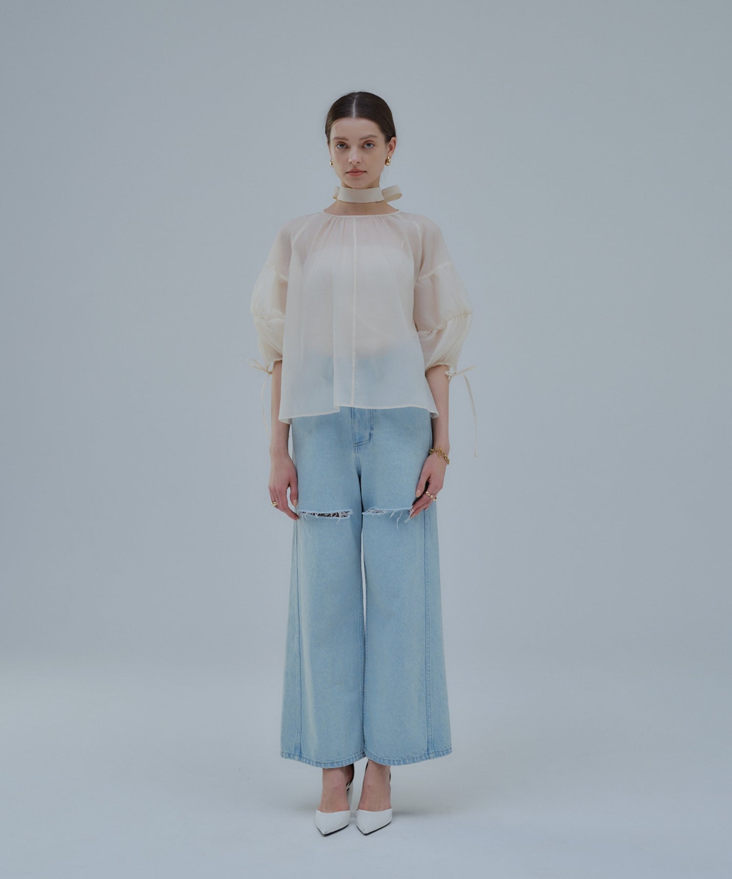 Cut out straight denim