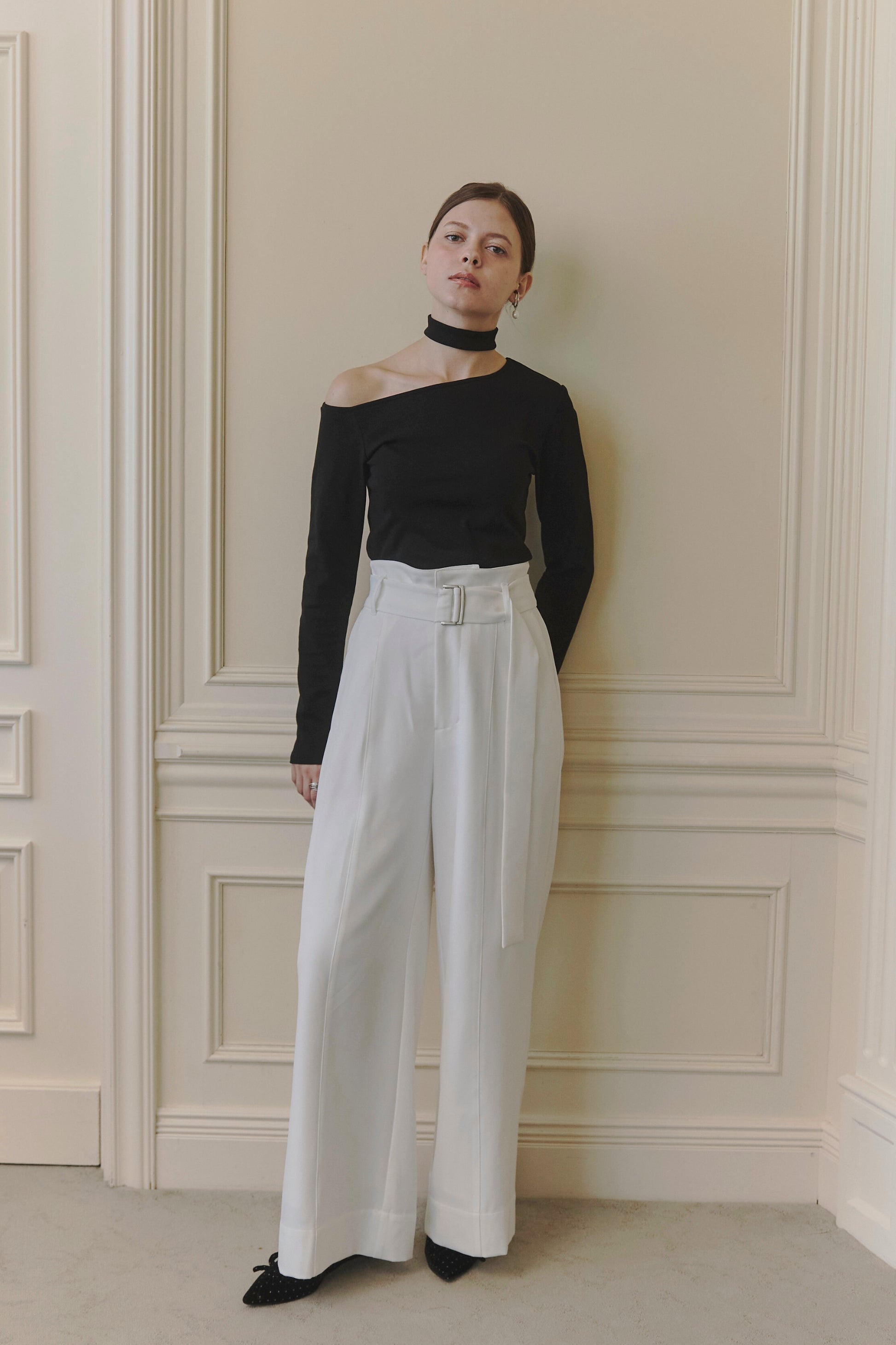 Asymmetry choker tops