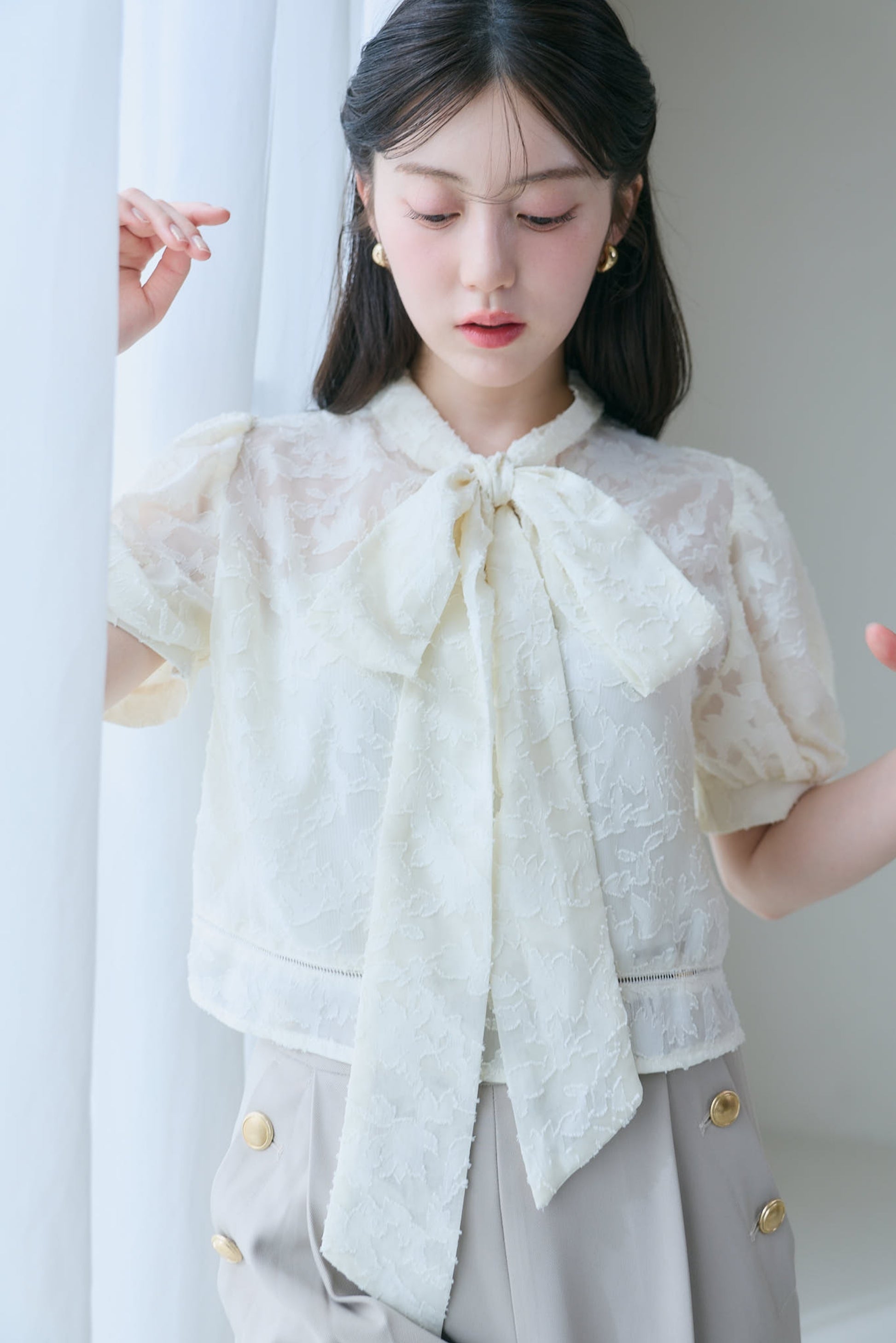 ジャガードリボンブラウス