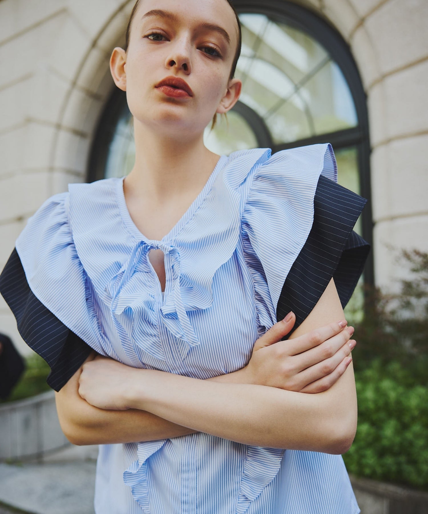 Stripe frill collar blouse