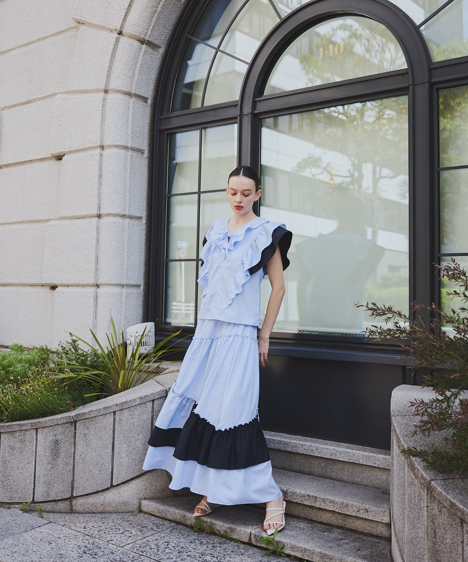 Stripe frill collar blouse