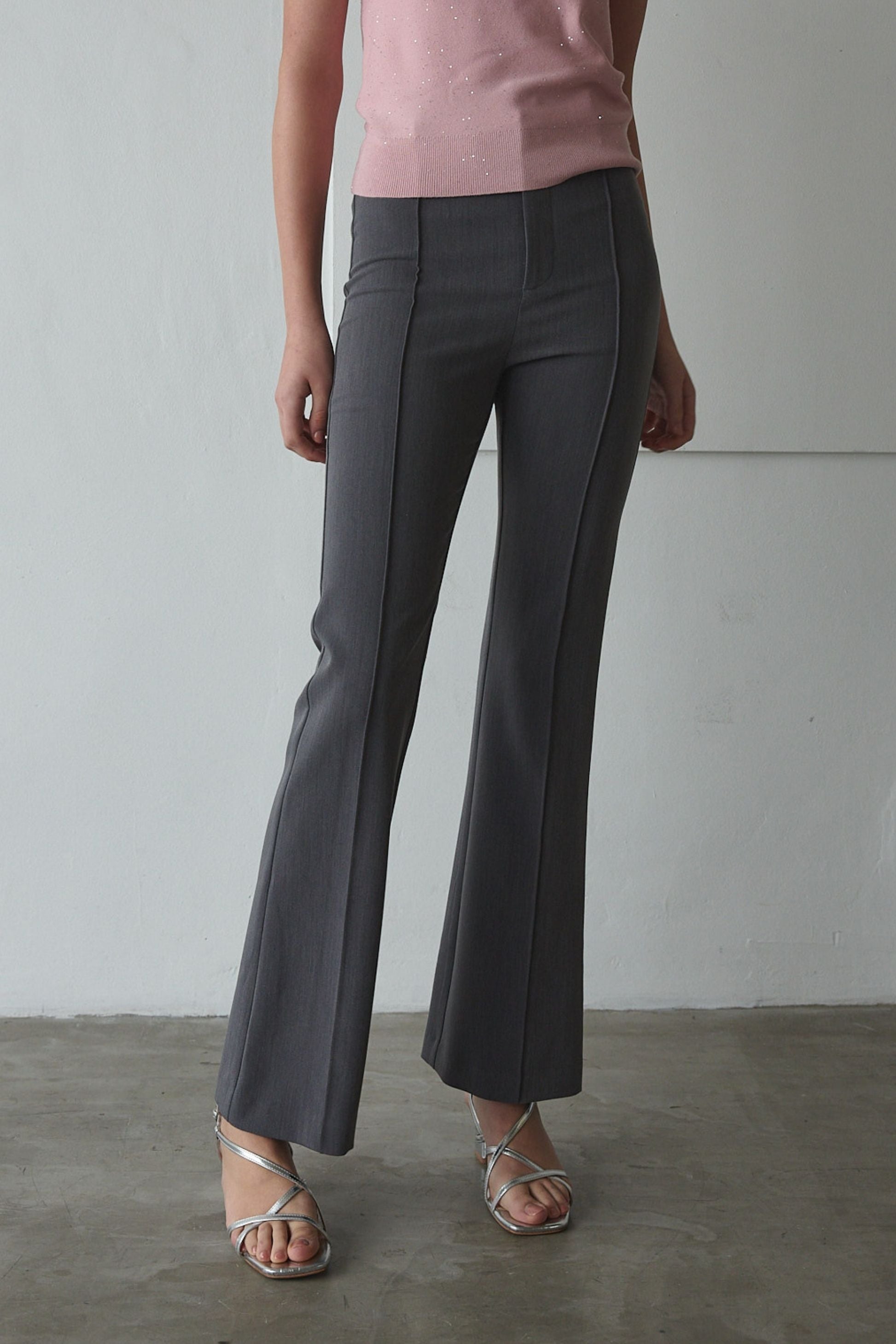 Pin tuck slim flare pants
