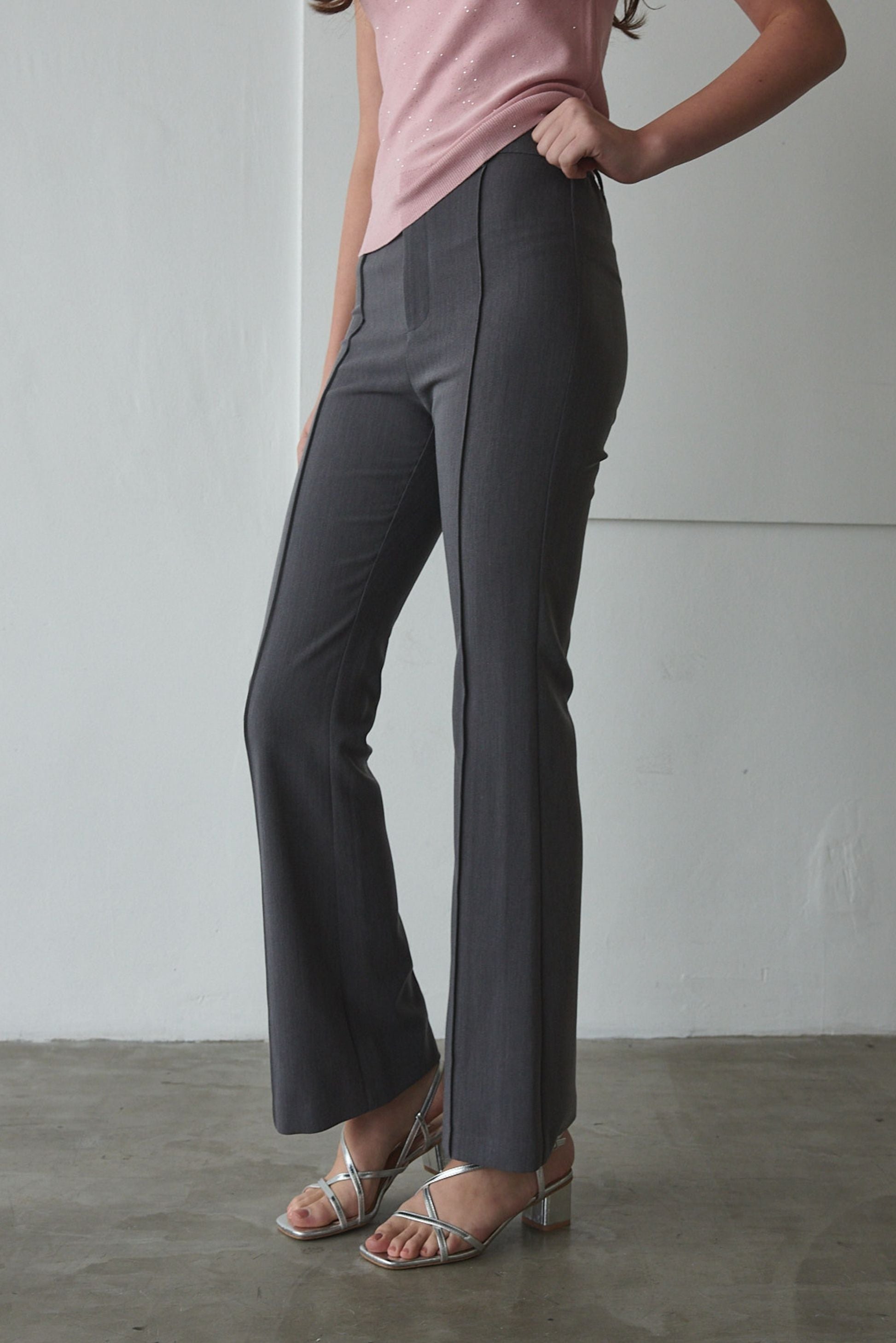 Pin tuck slim flare pants