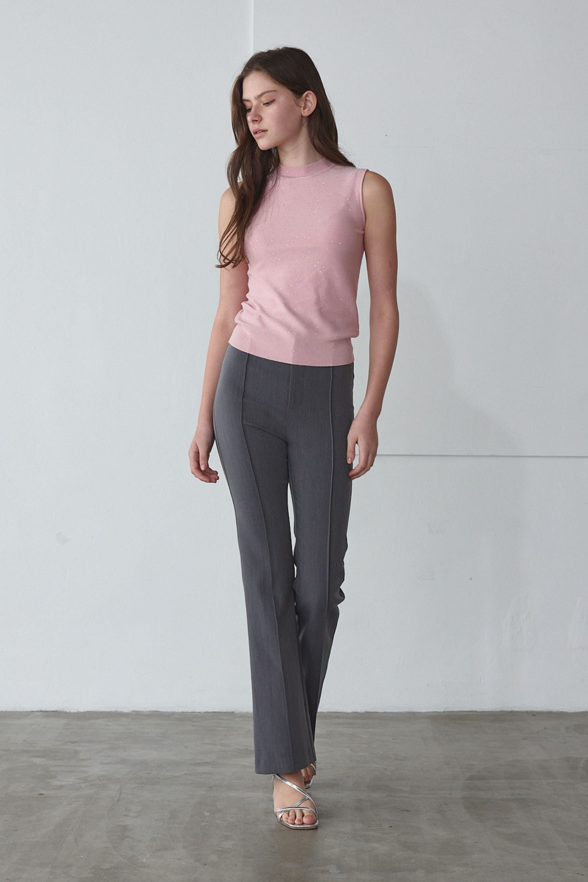 Pin tuck slim flare pants