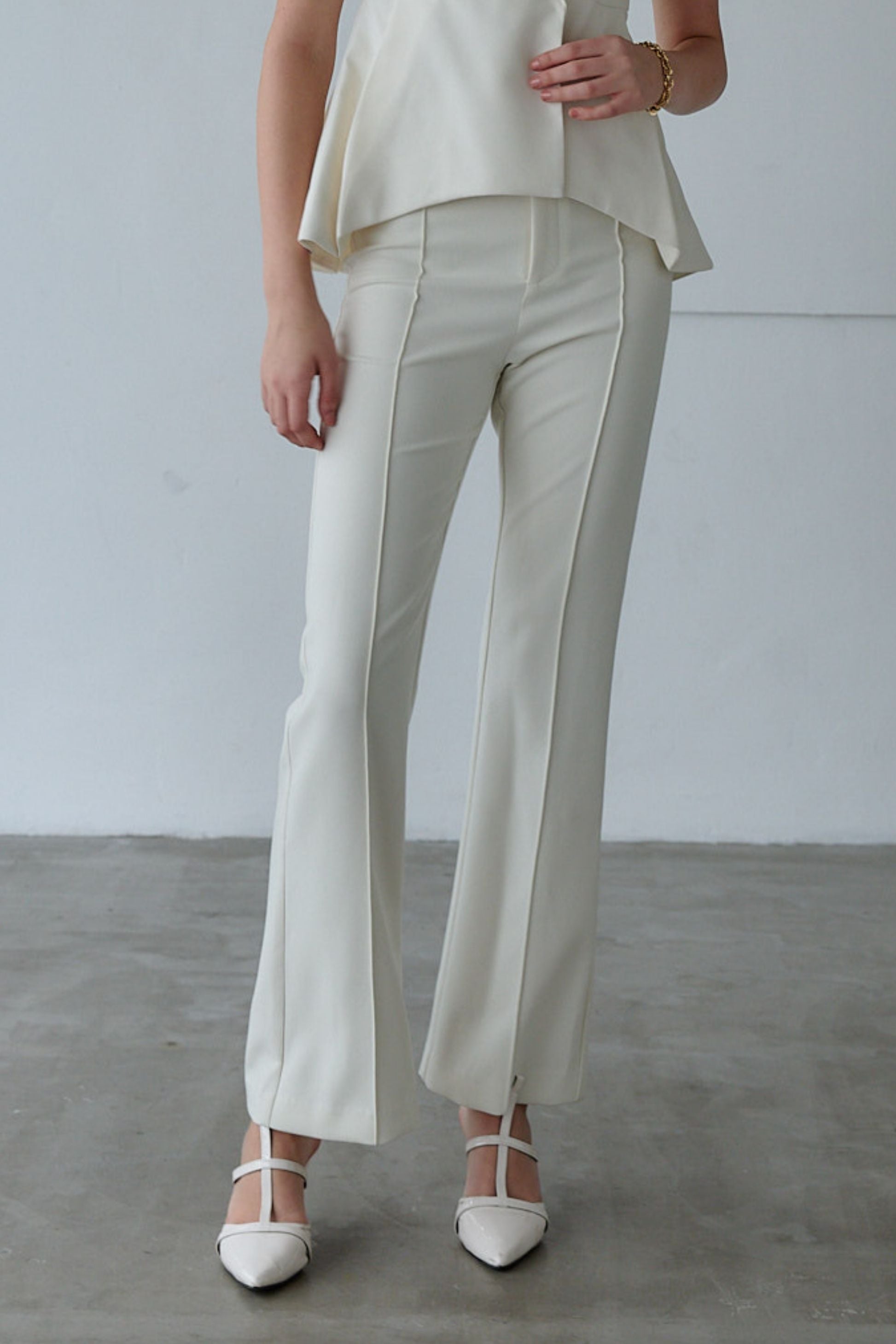 Pin tuck slim flare pants