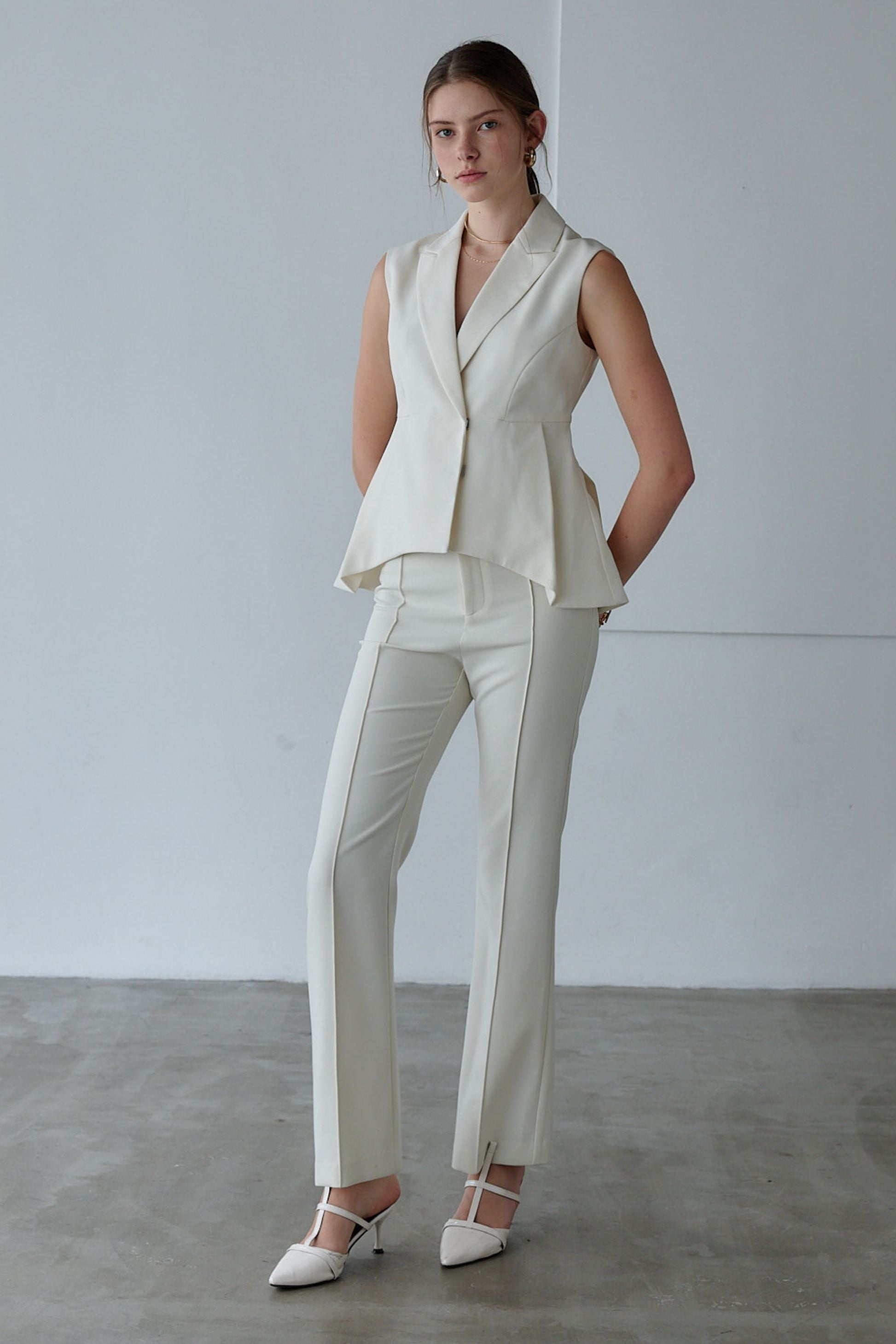Pin tuck slim flare pants