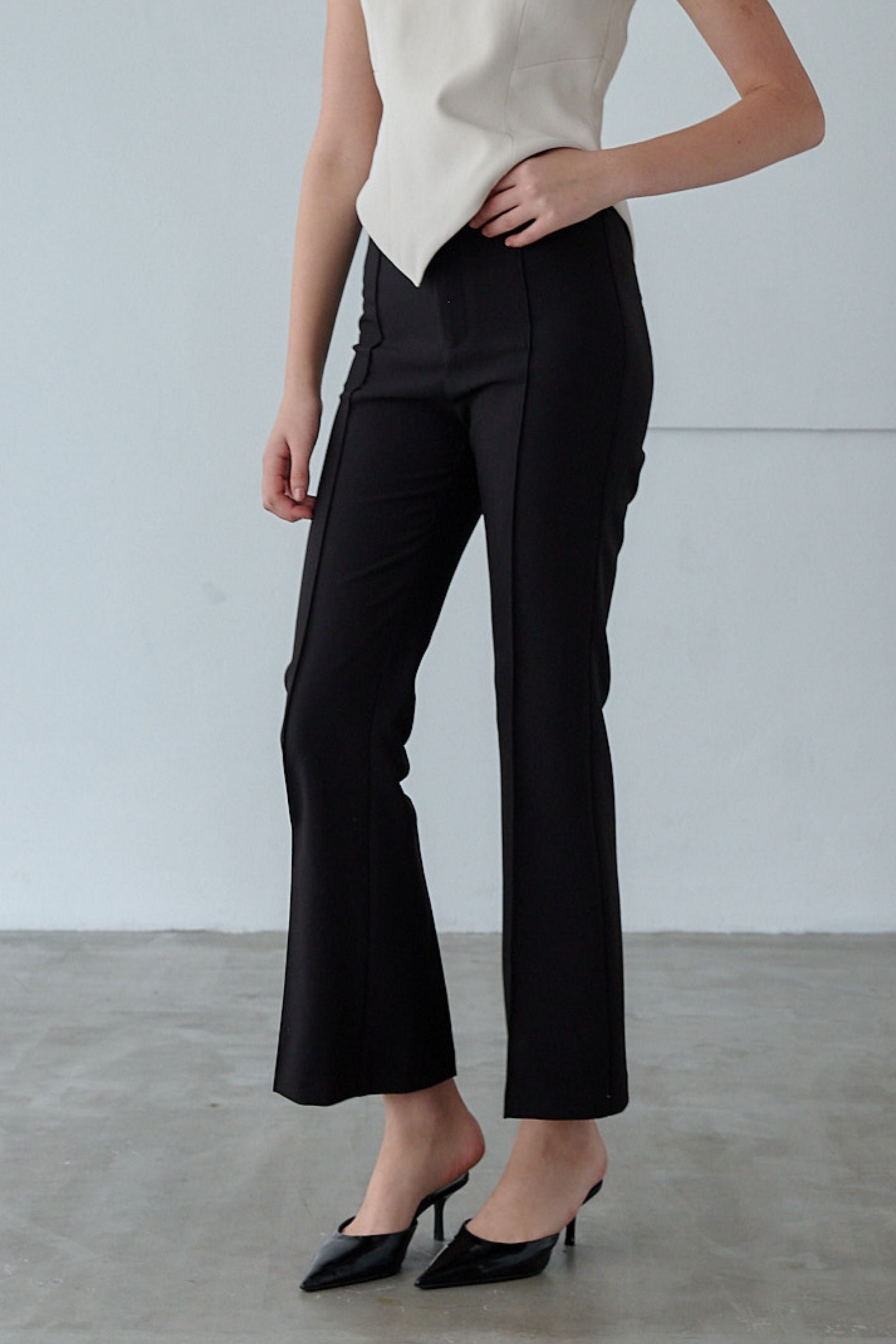 Pin tuck slim flare pants