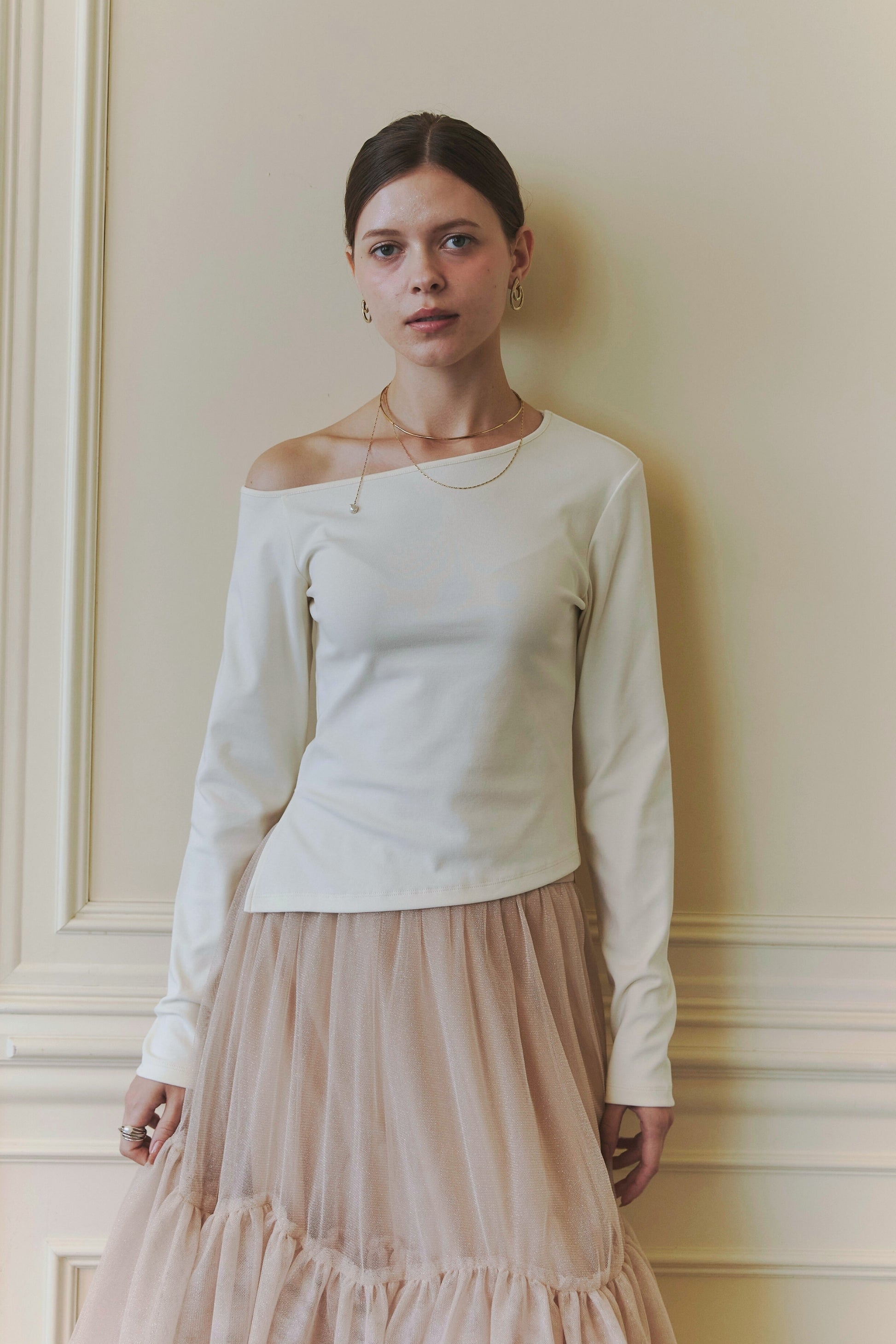 Asymmetry choker tops