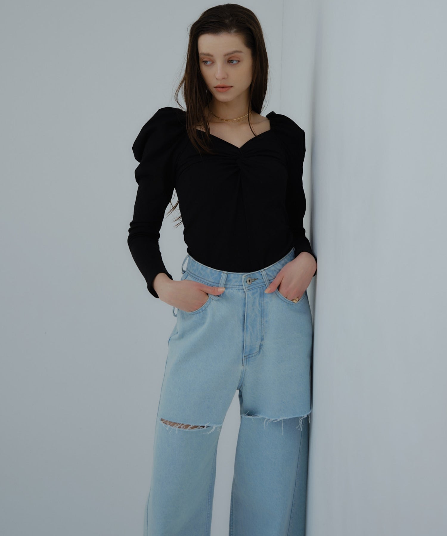 Cut out straight denim
