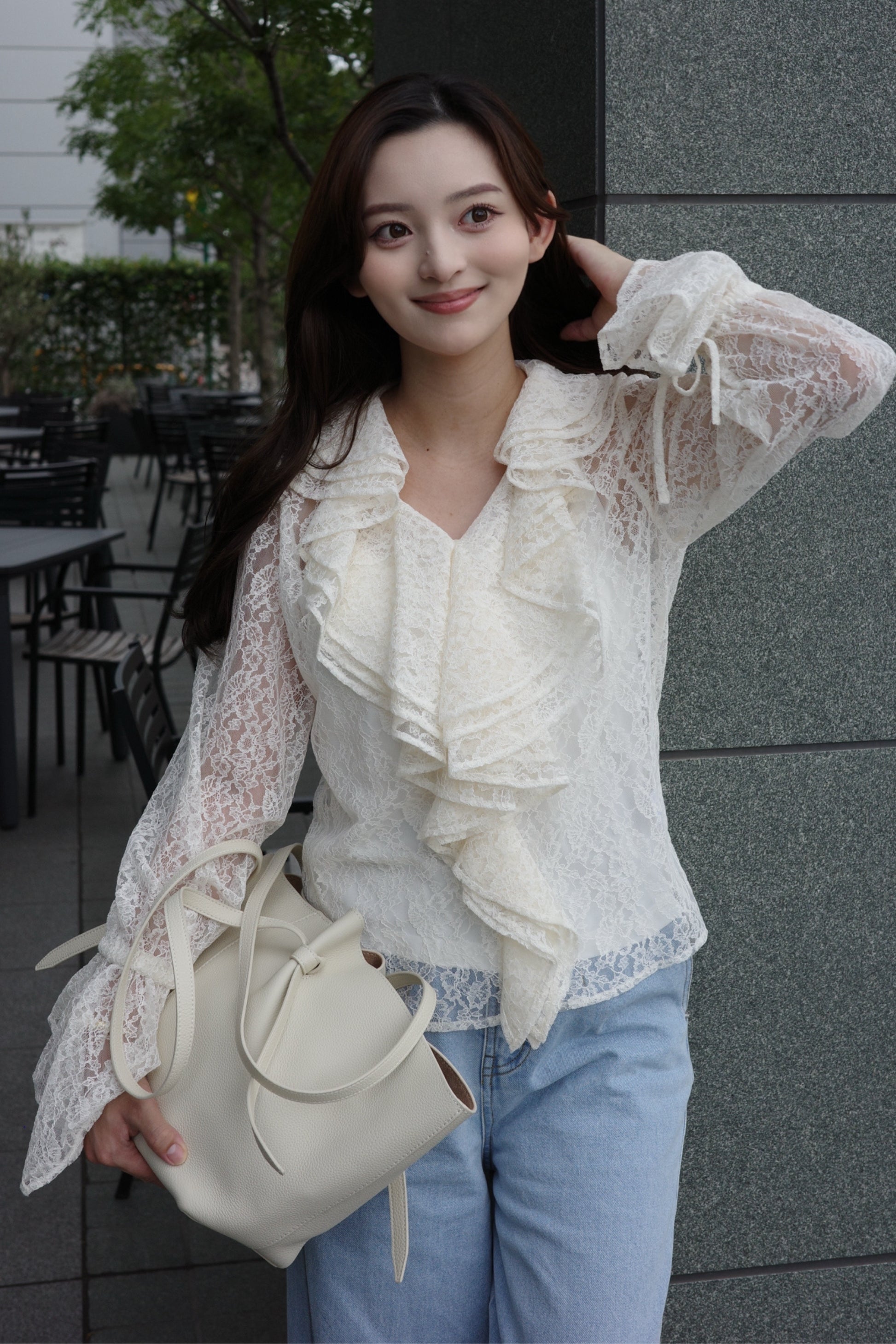 【SALE】Scalloped lace blouse