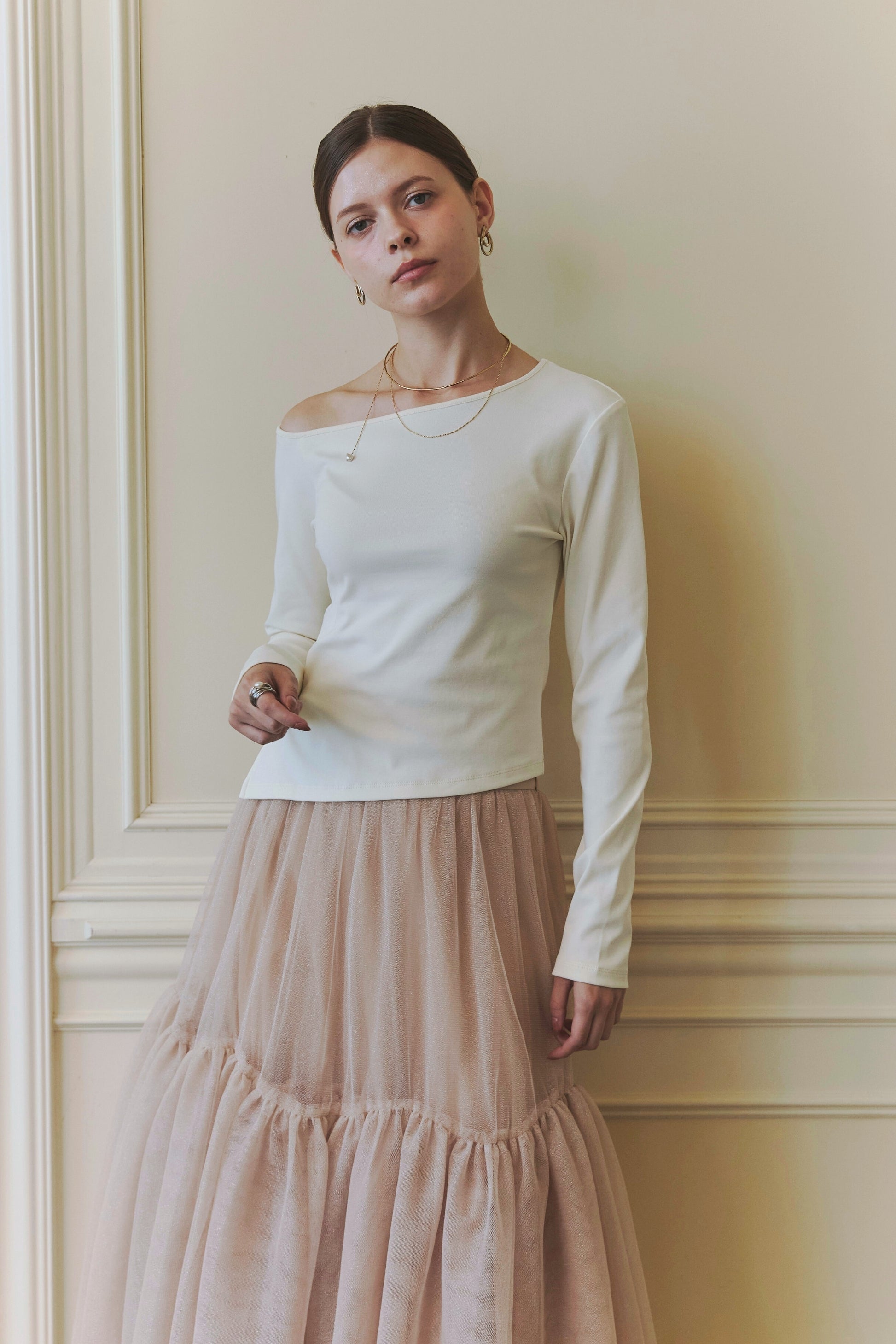 Asymmetry choker tops
