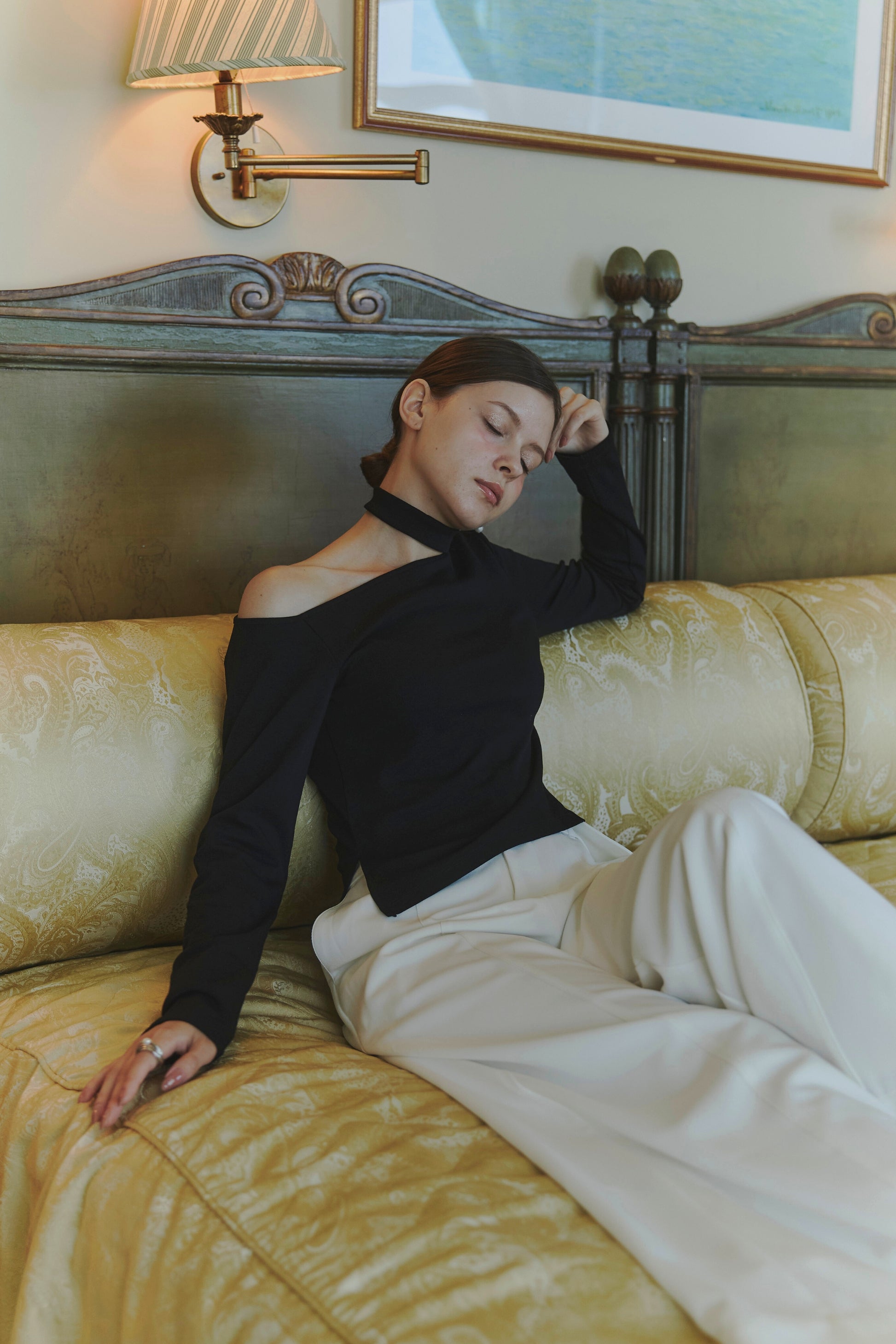 Asymmetry choker tops