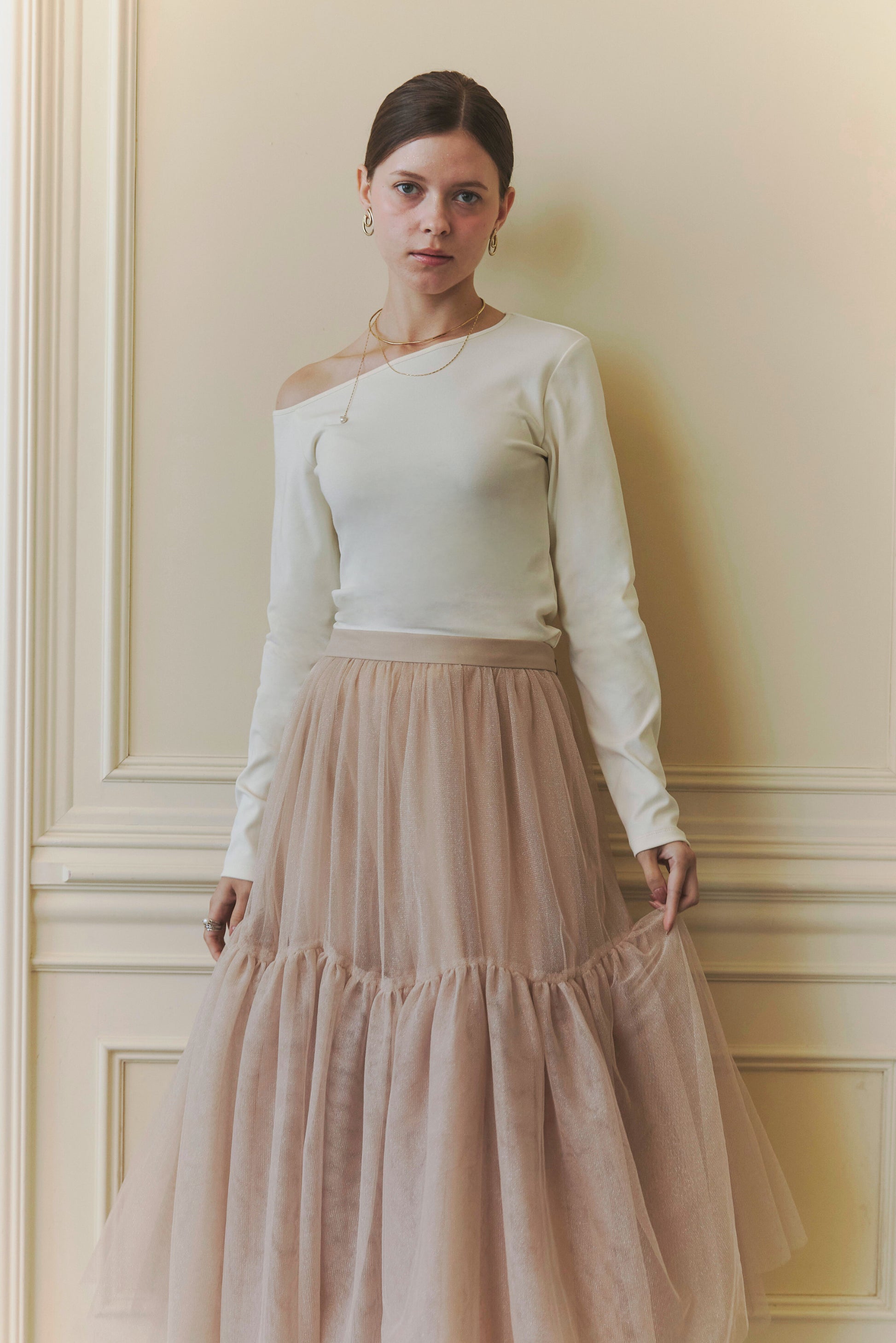 Asymmetry choker tops