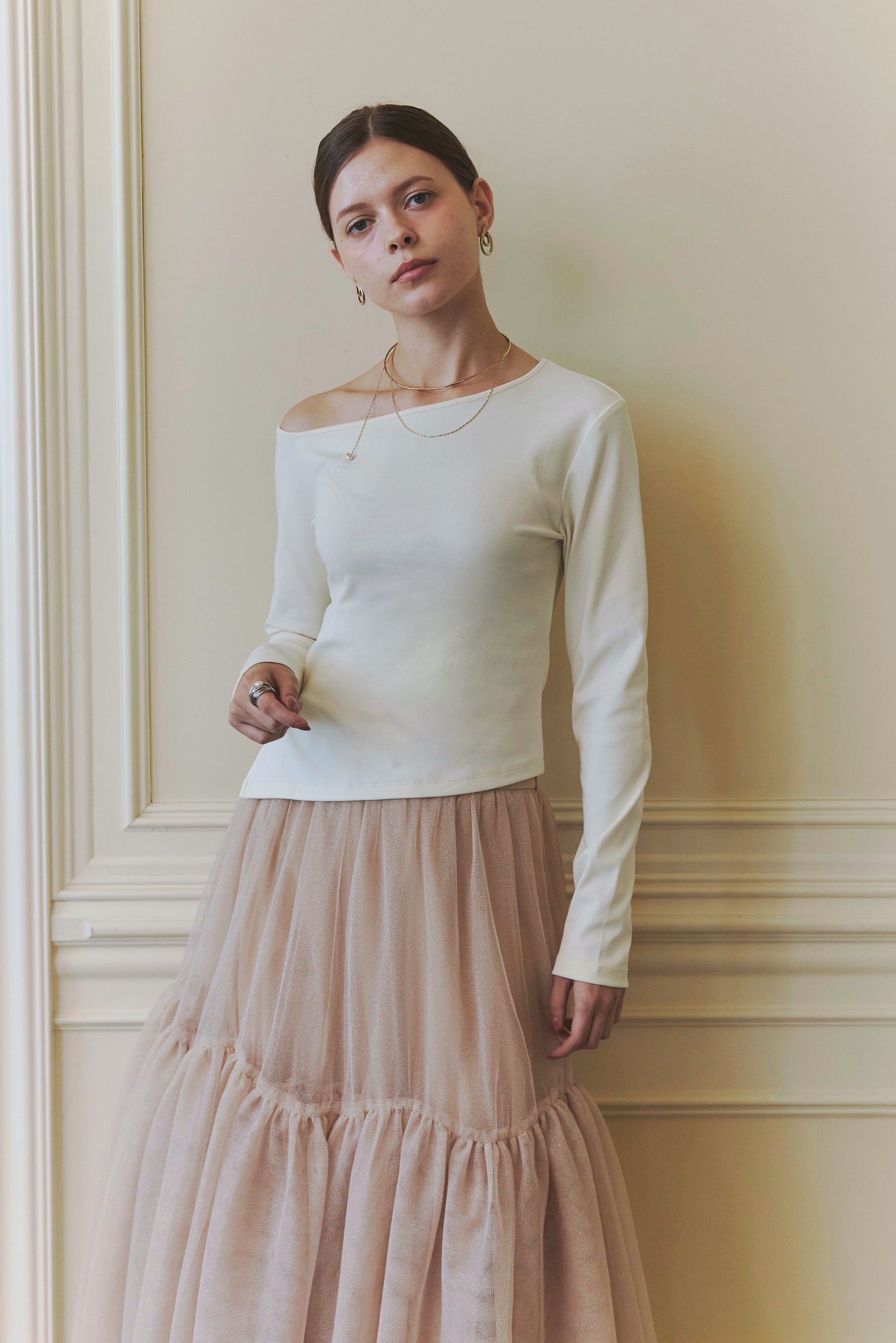 Asymmetry choker tops