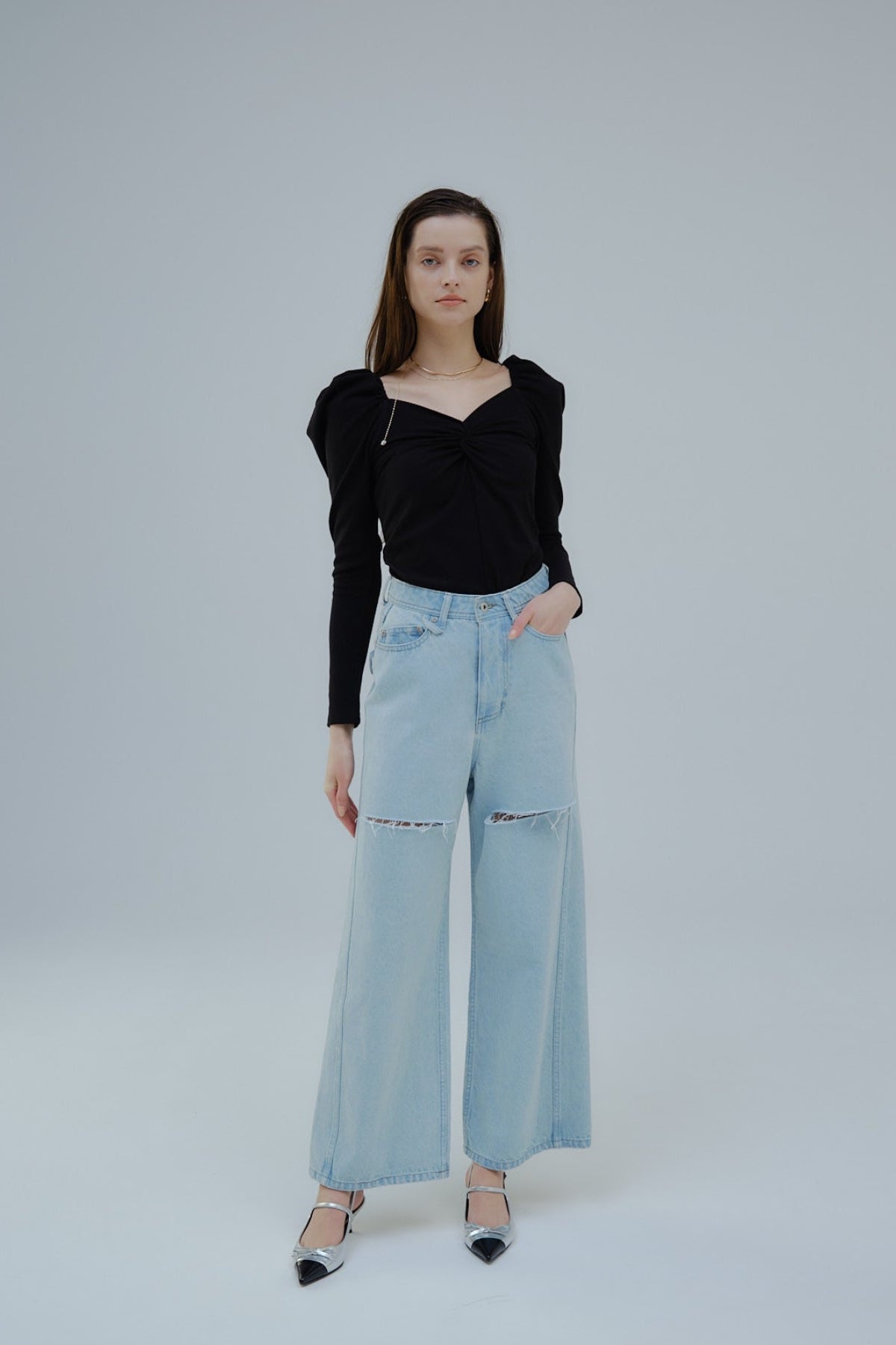 Cut out straight denim