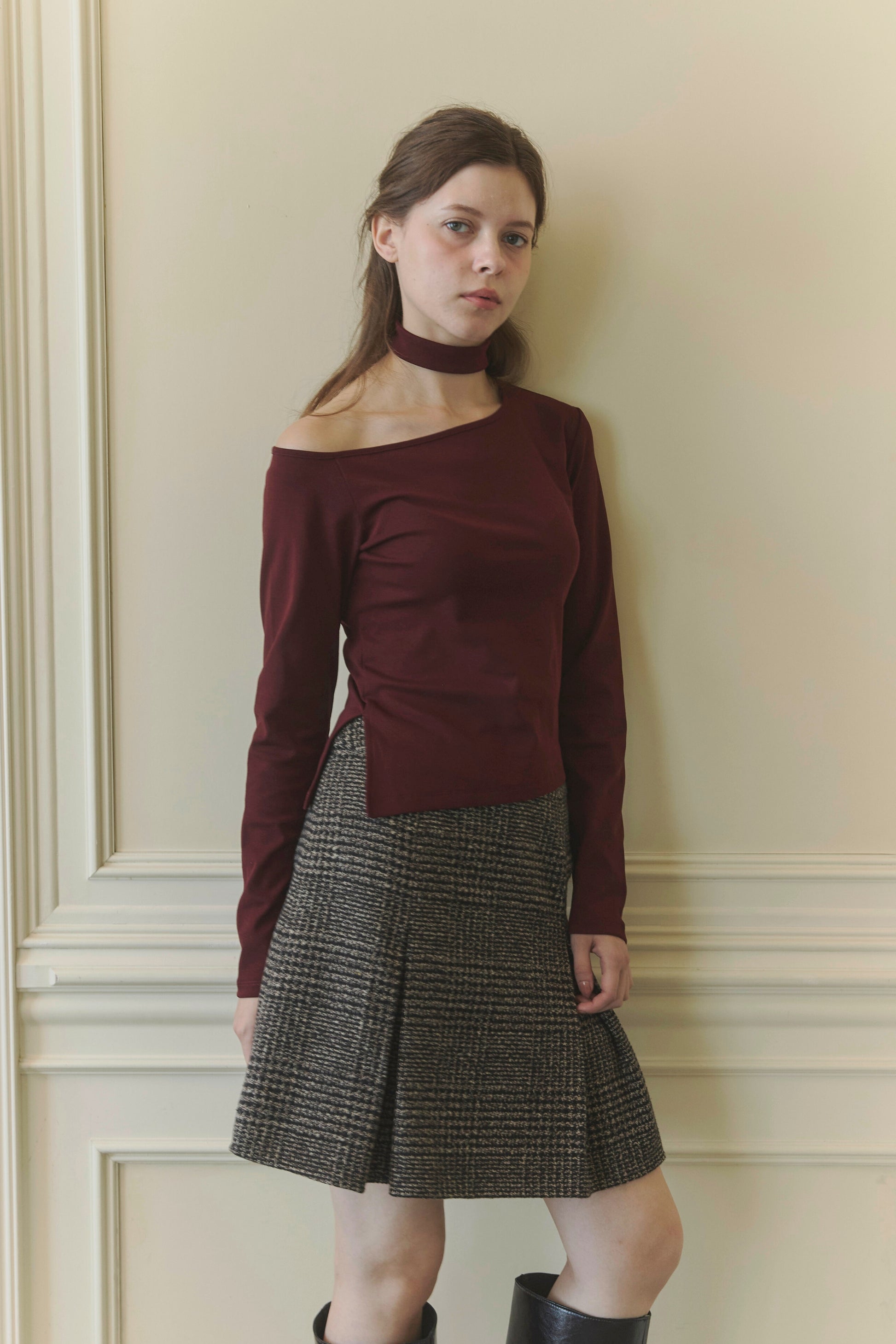 Asymmetry choker tops