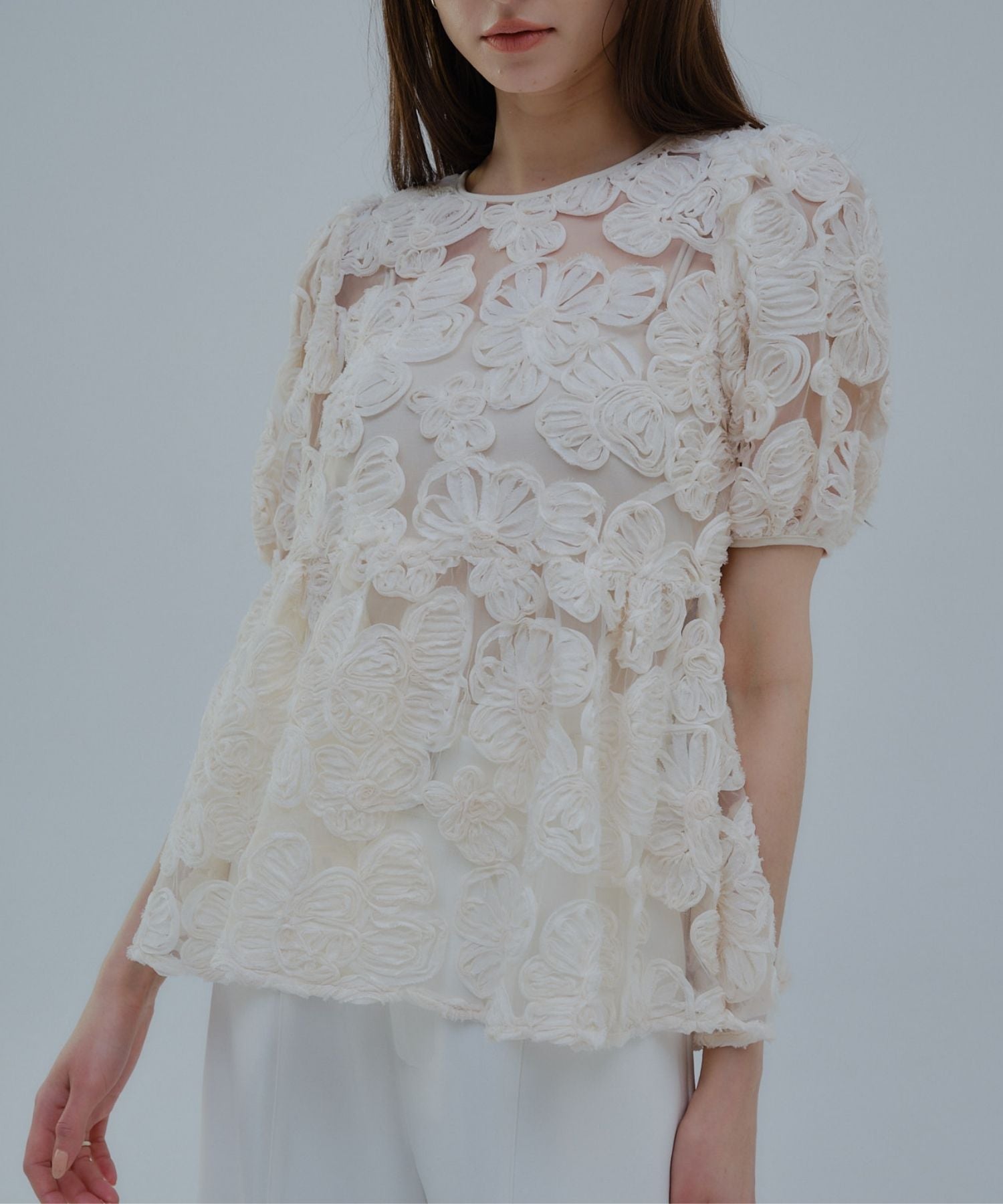 Flower embroidery blouse